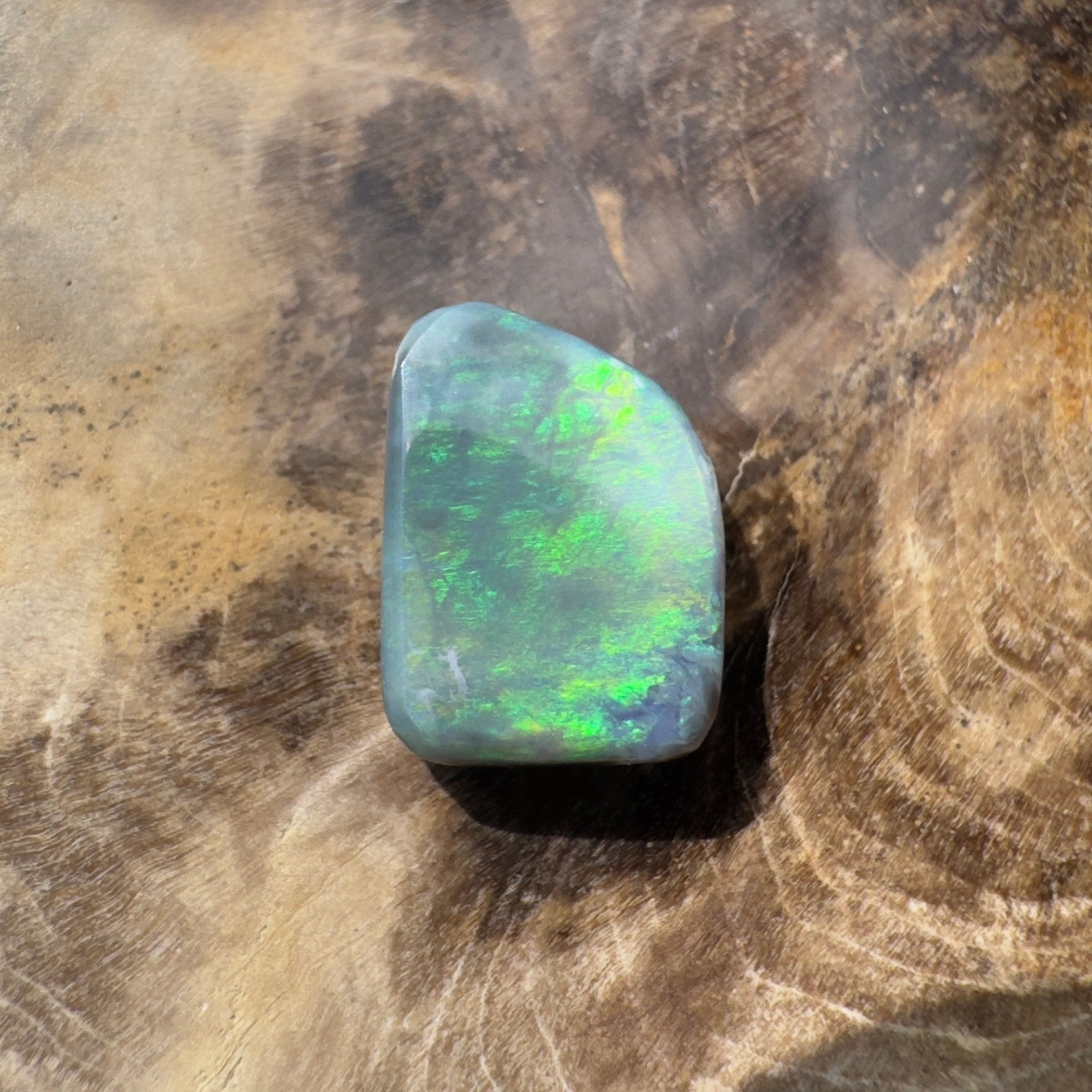 2.6ct Hand - cut Solid Lightning Ridge Semi Black Opal
