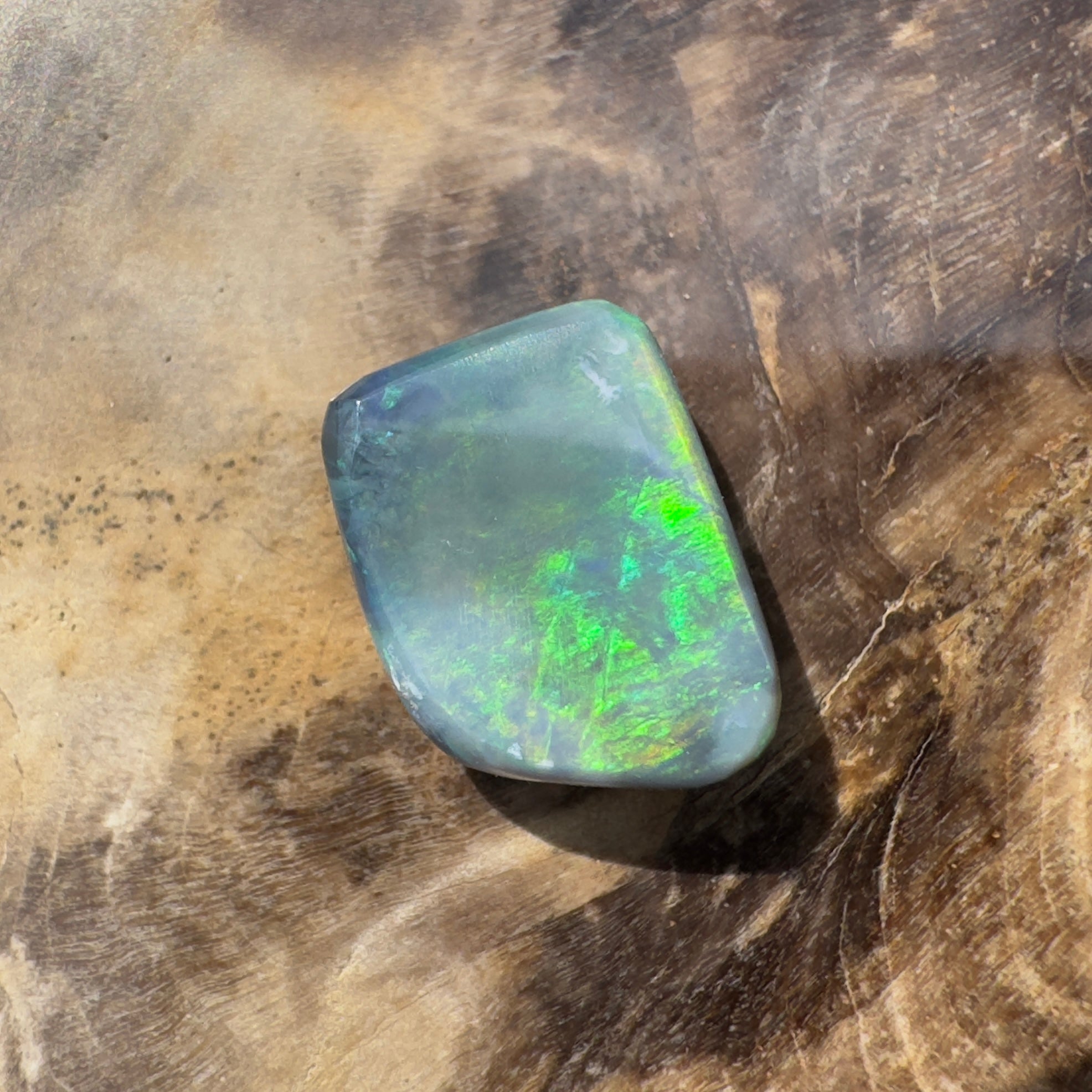 2.6ct Hand - cut Solid Lightning Ridge Semi Black Opal