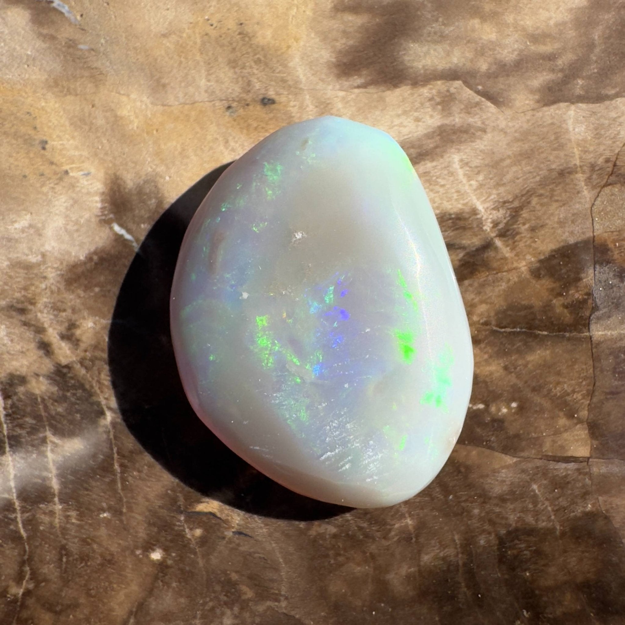 2.7ct Hand - cut Solid Lightning Ridge Opal