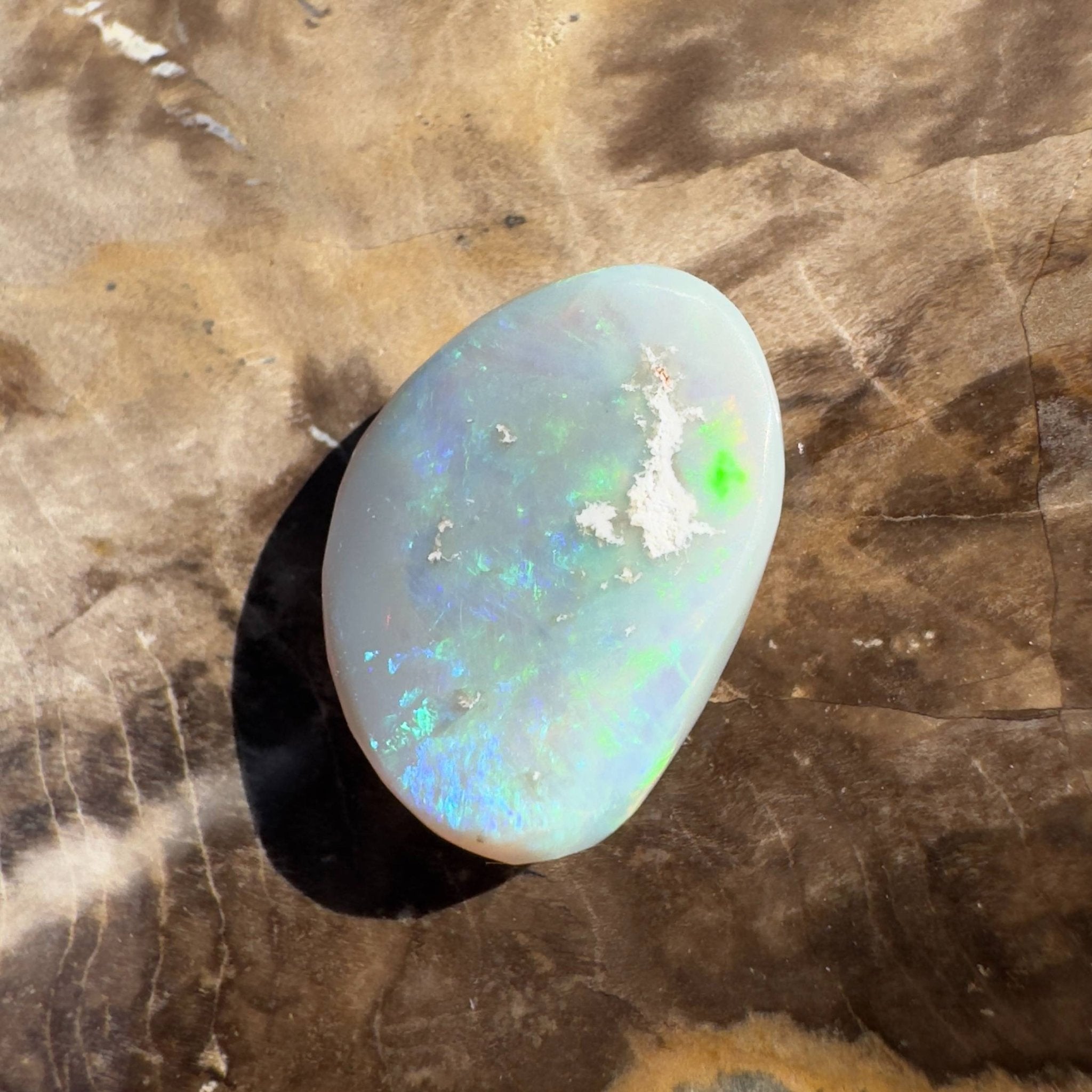2.7ct Hand - cut Solid Lightning Ridge Opal