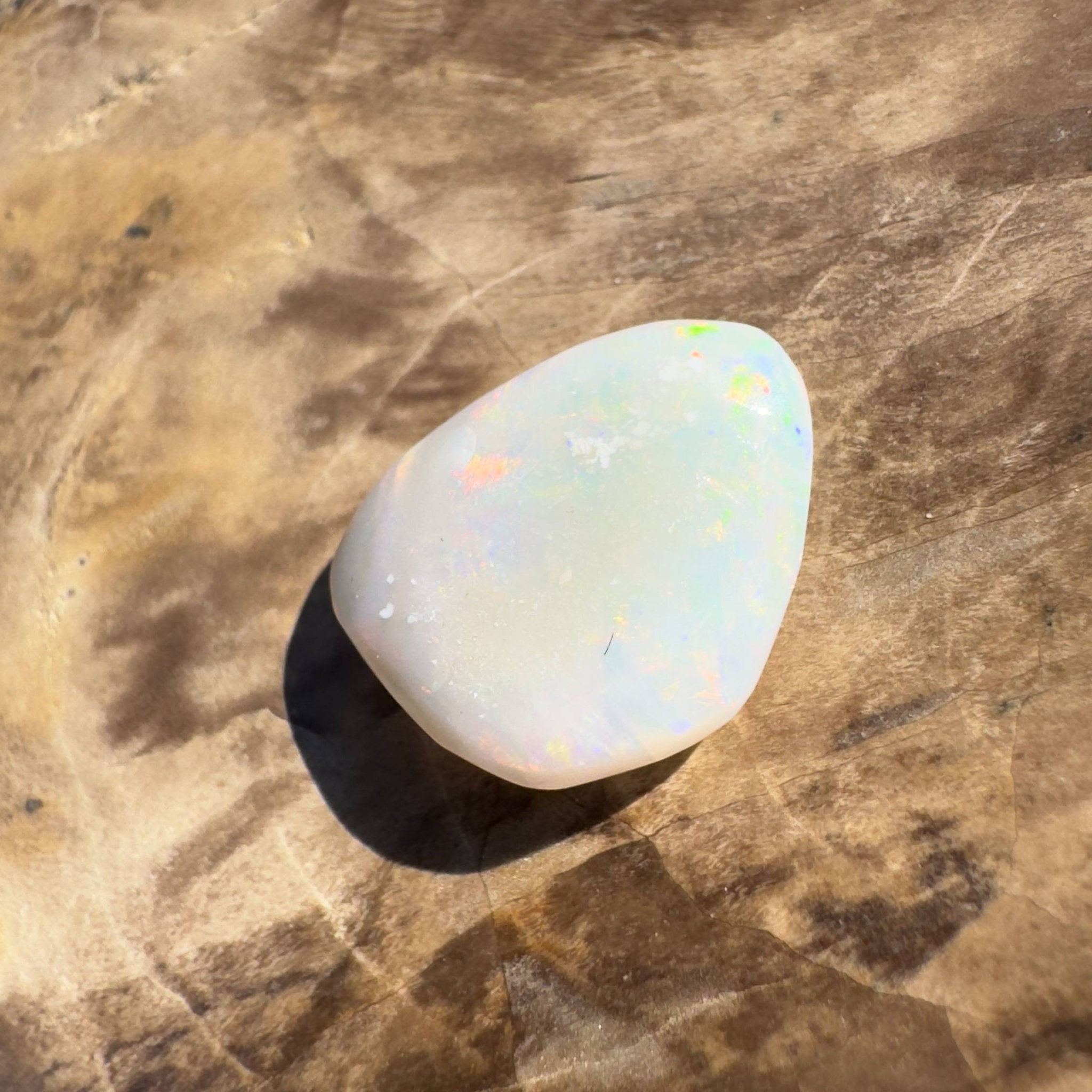 2.7ct Hand - cut Solid Lightning Ridge Opal