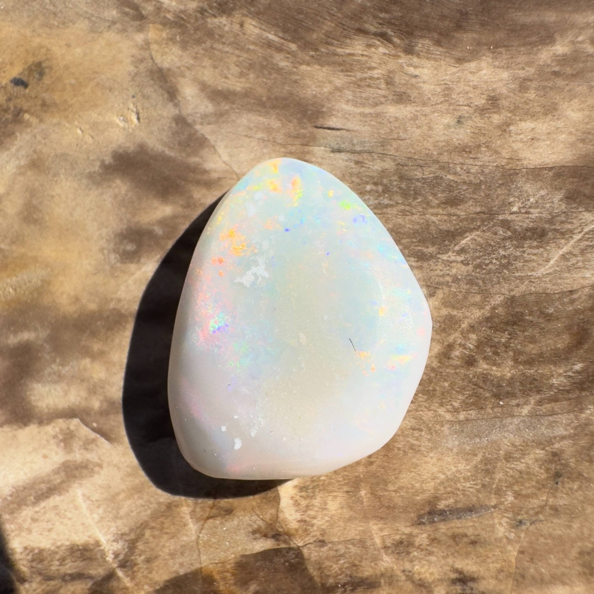 2.7ct Hand - cut Solid Lightning Ridge Opal