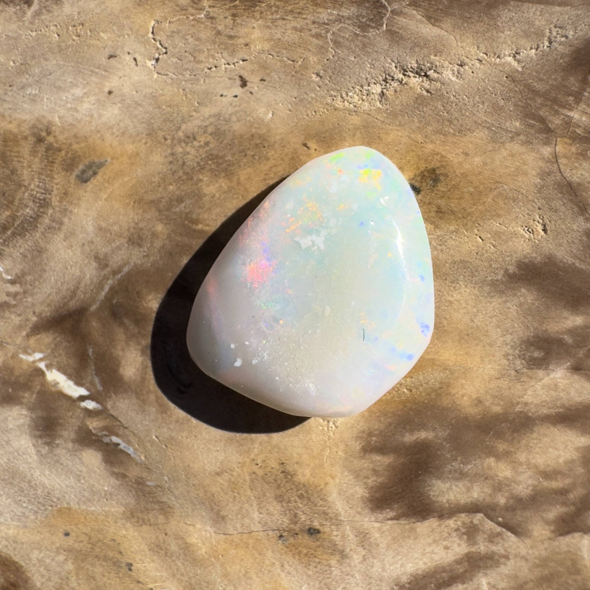 2.7ct Hand - cut Solid Lightning Ridge Opal