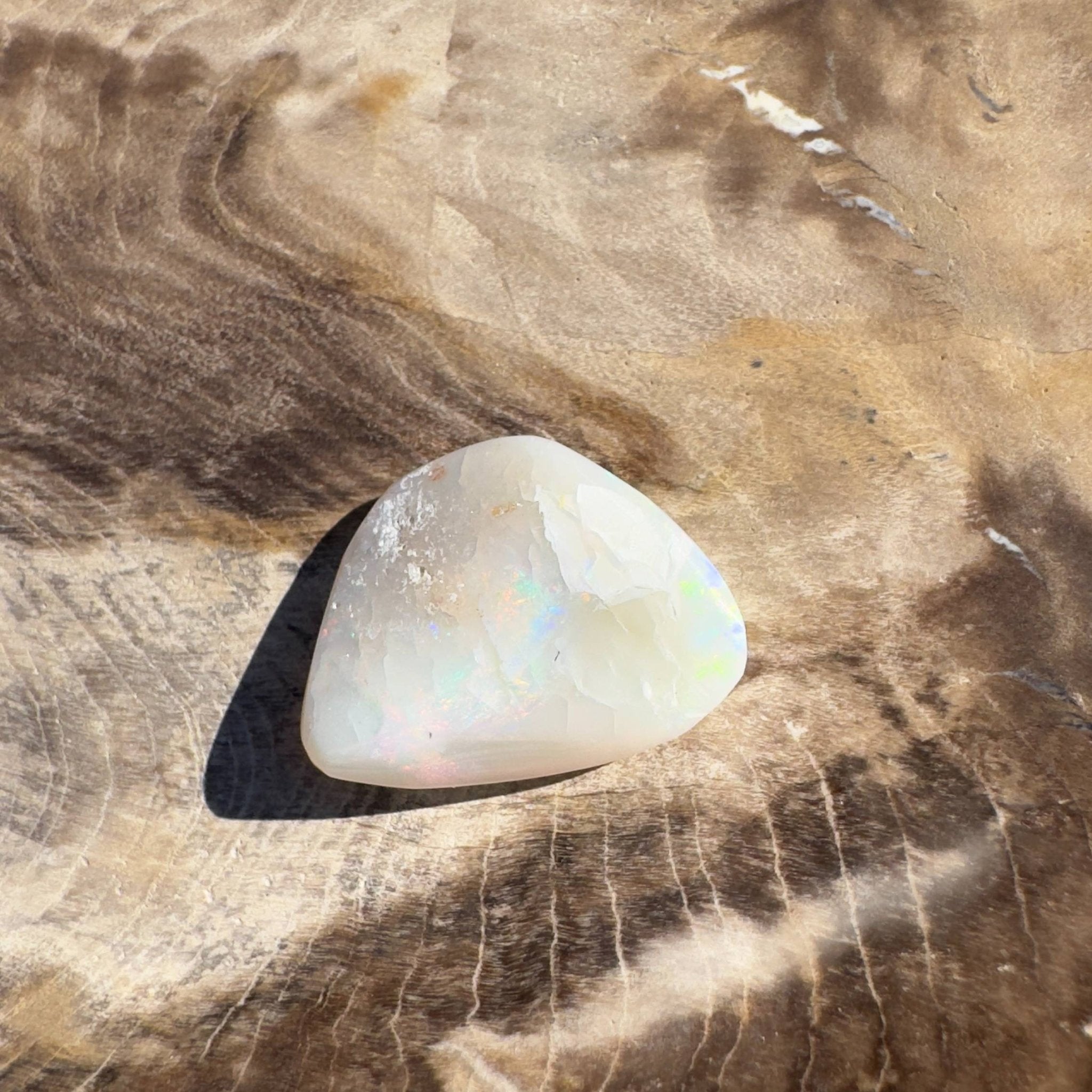 2.7ct Hand - cut Solid Lightning Ridge Opal