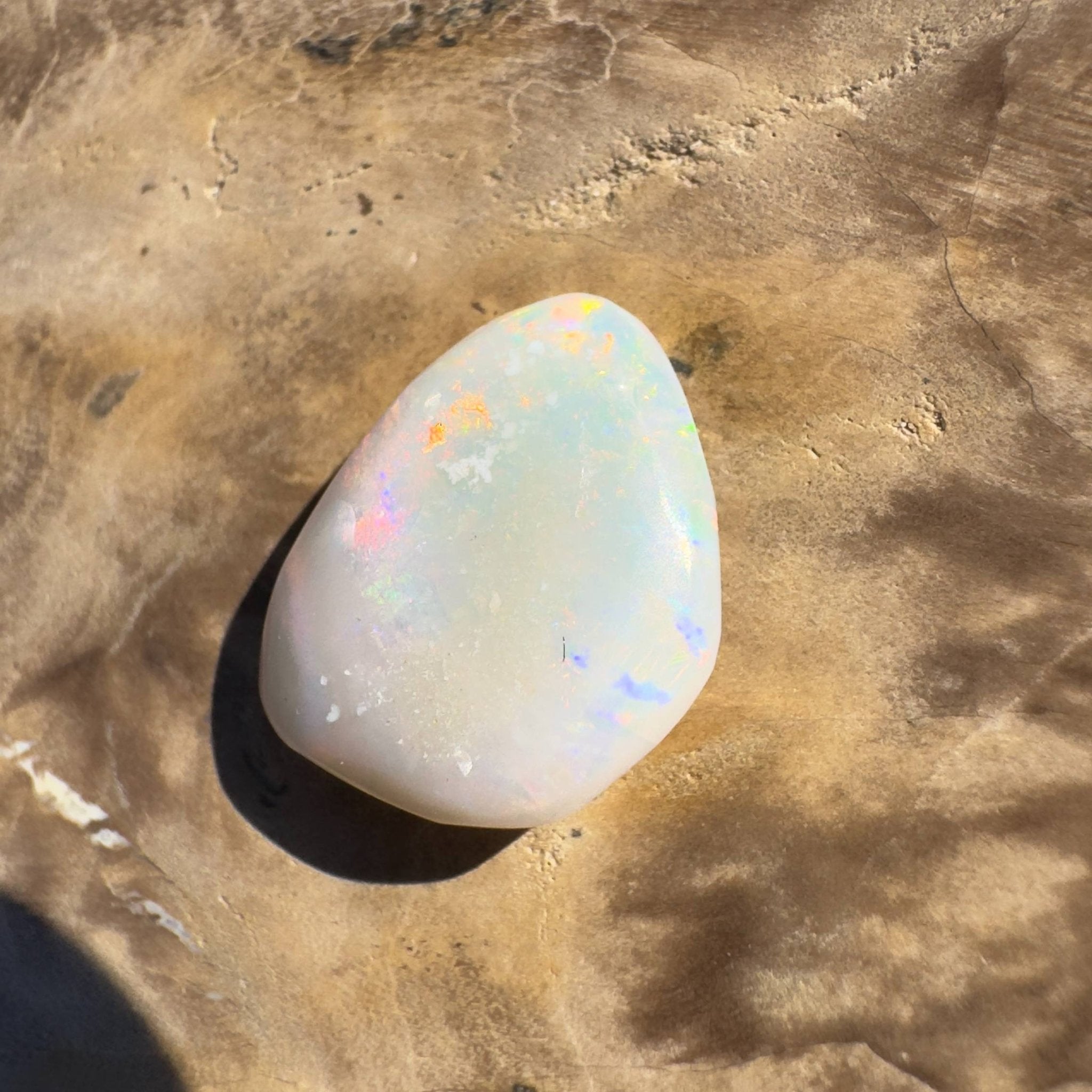 2.7ct Hand - cut Solid Lightning Ridge Opal