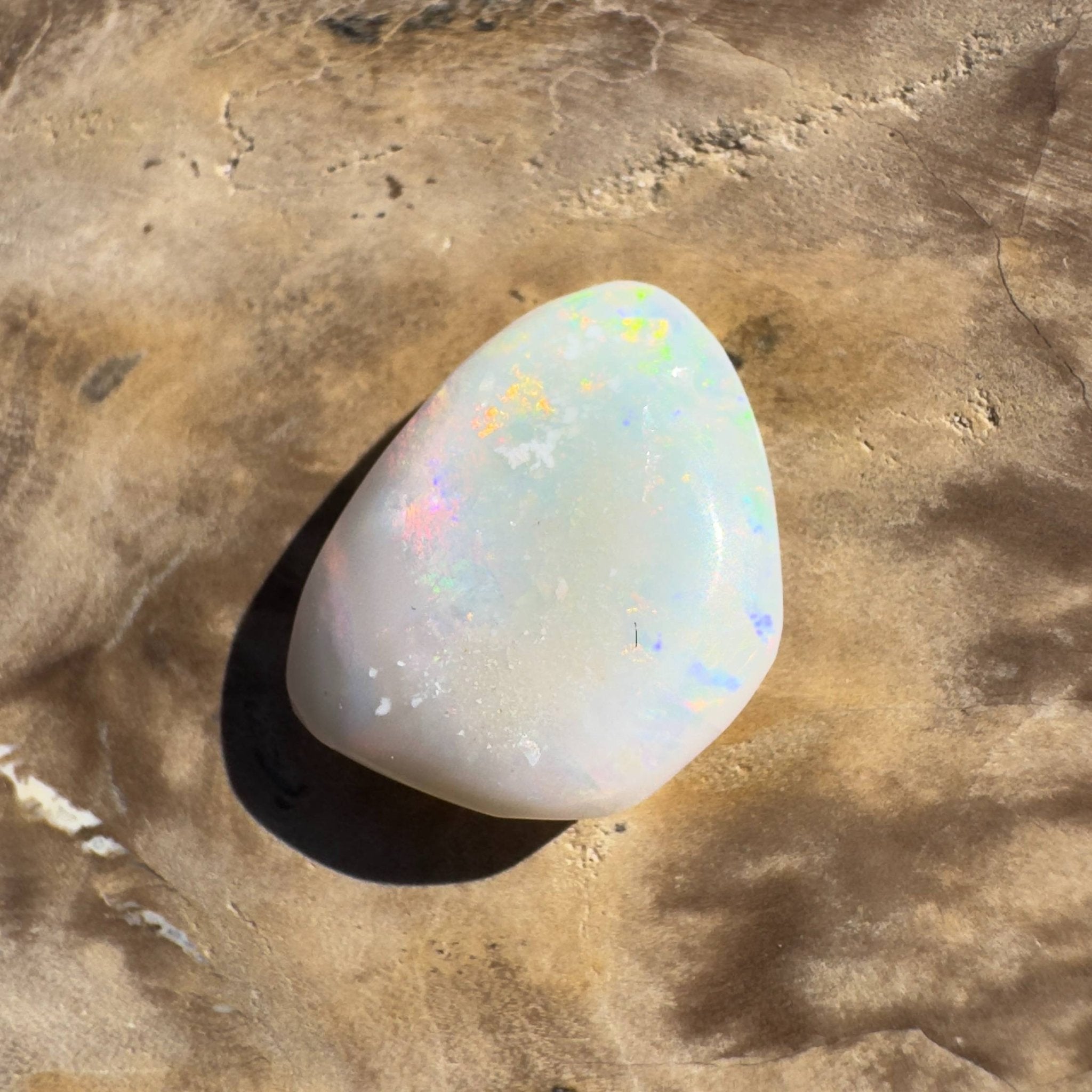 2.7ct Hand - cut Solid Lightning Ridge Opal