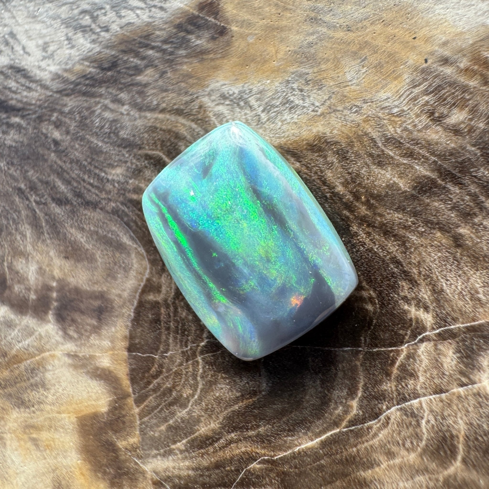 2.8ct Hand - cut Solid Lightning Ridge Semi Black Opal