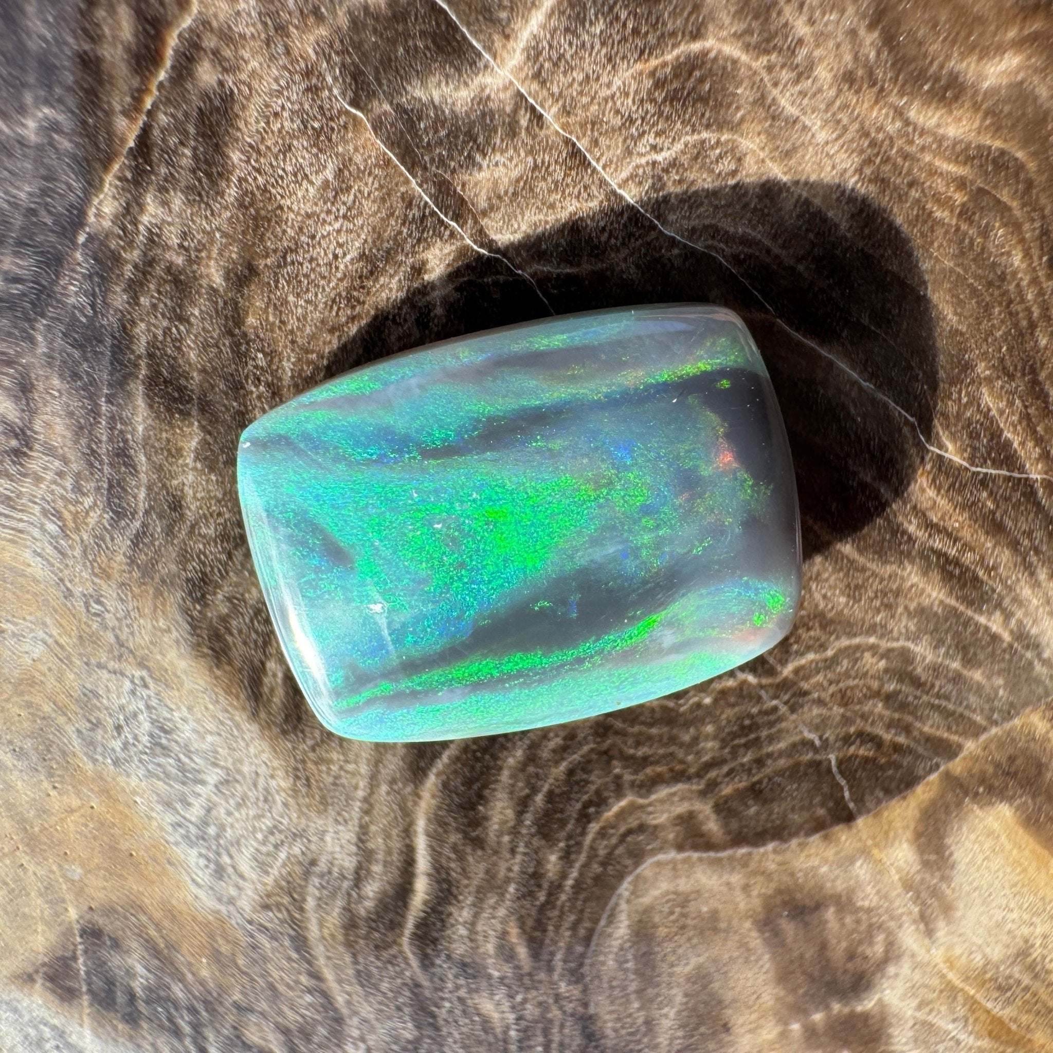 2.8ct Hand - cut Solid Lightning Ridge Semi Black Opal