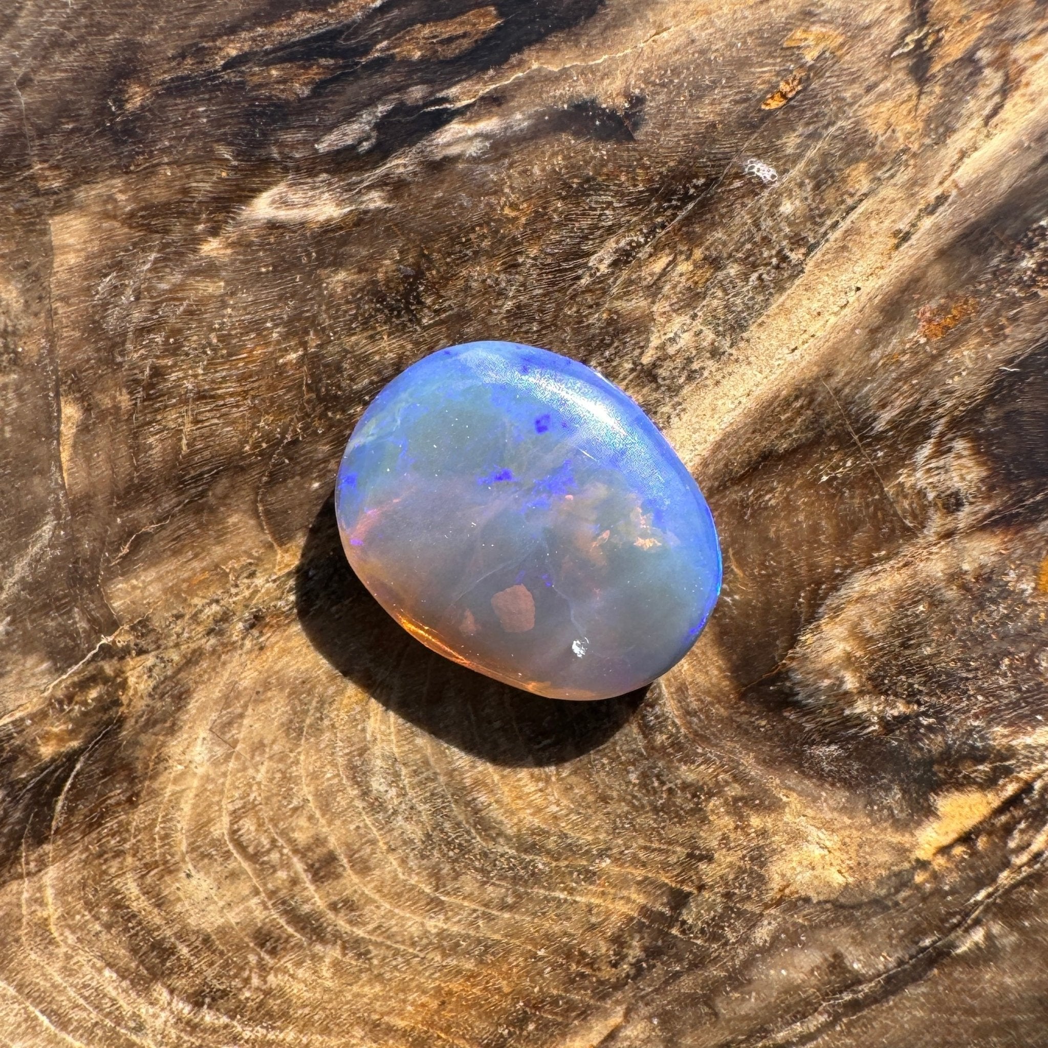 2.9ct Hand - cut Solid Lightning Ridge Semi Black Opal