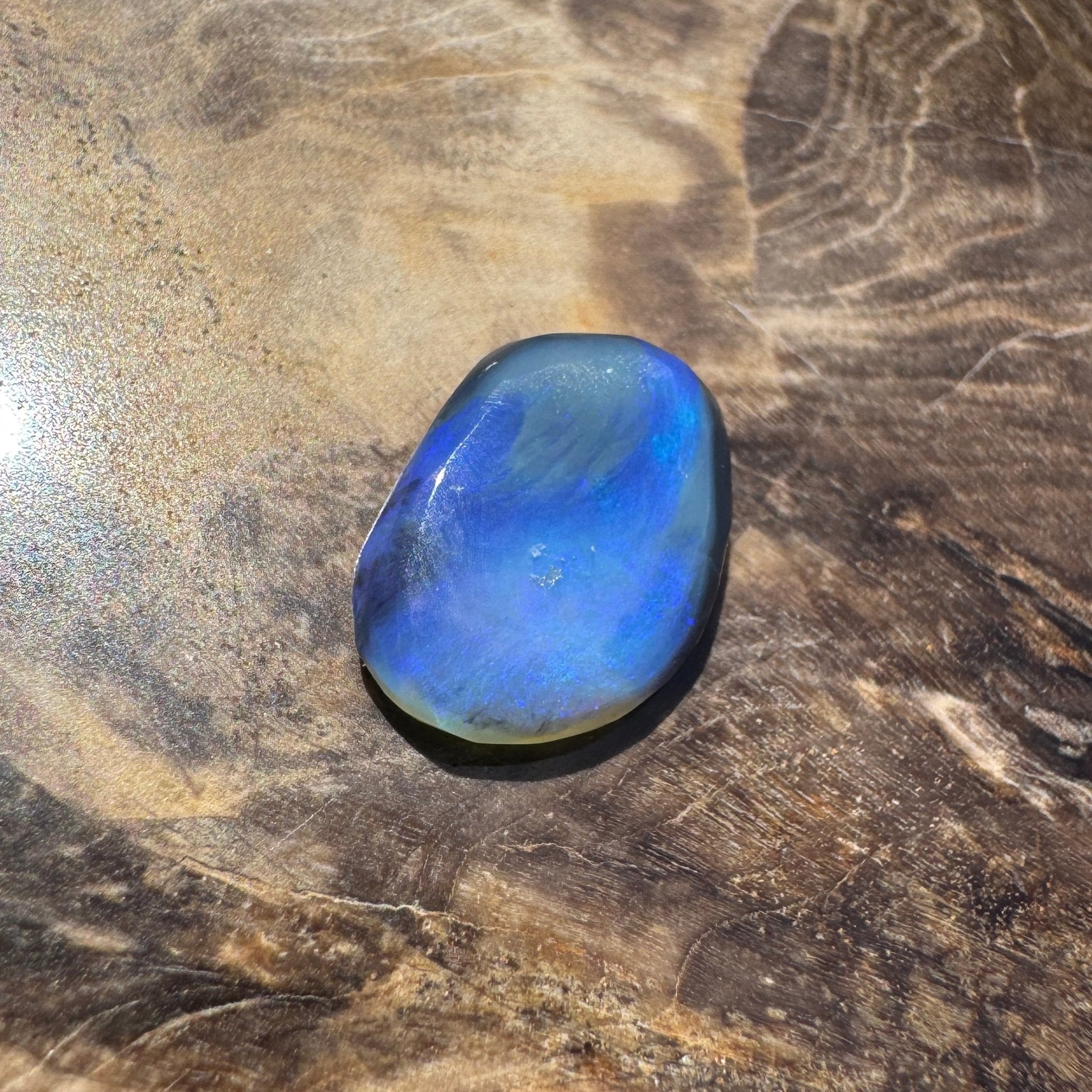 2ct Hand - cut Solid Lightning Ridge Semi Black Opal
