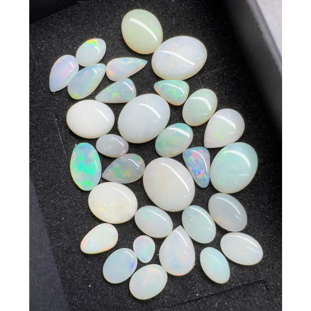Collection of polished opals.