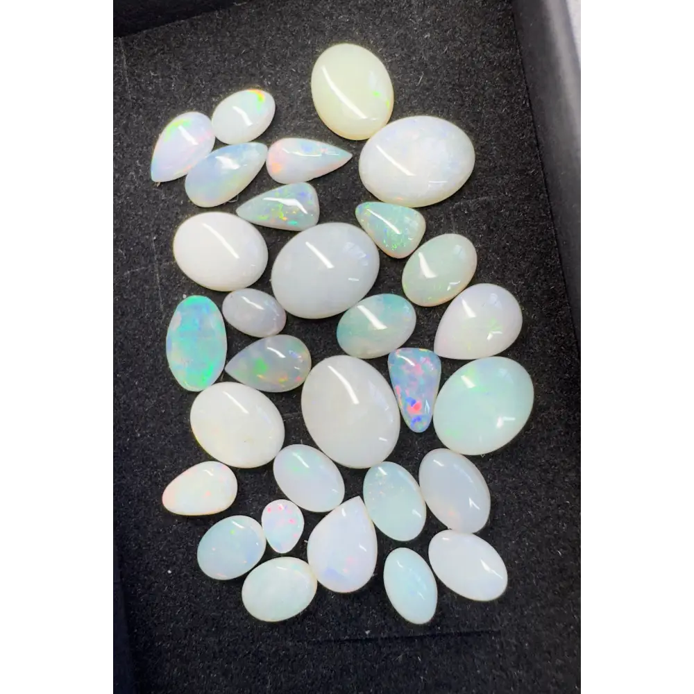 Collection of opals.