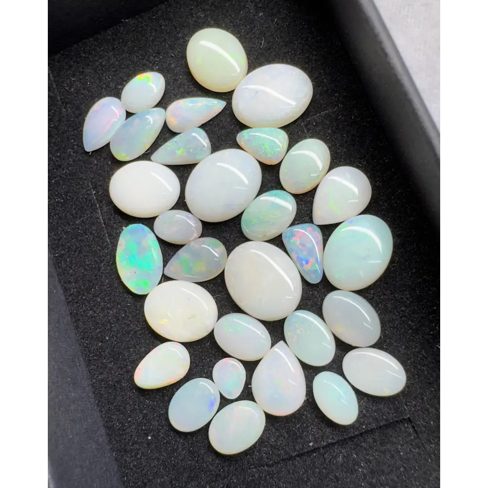Collection of polished opals.