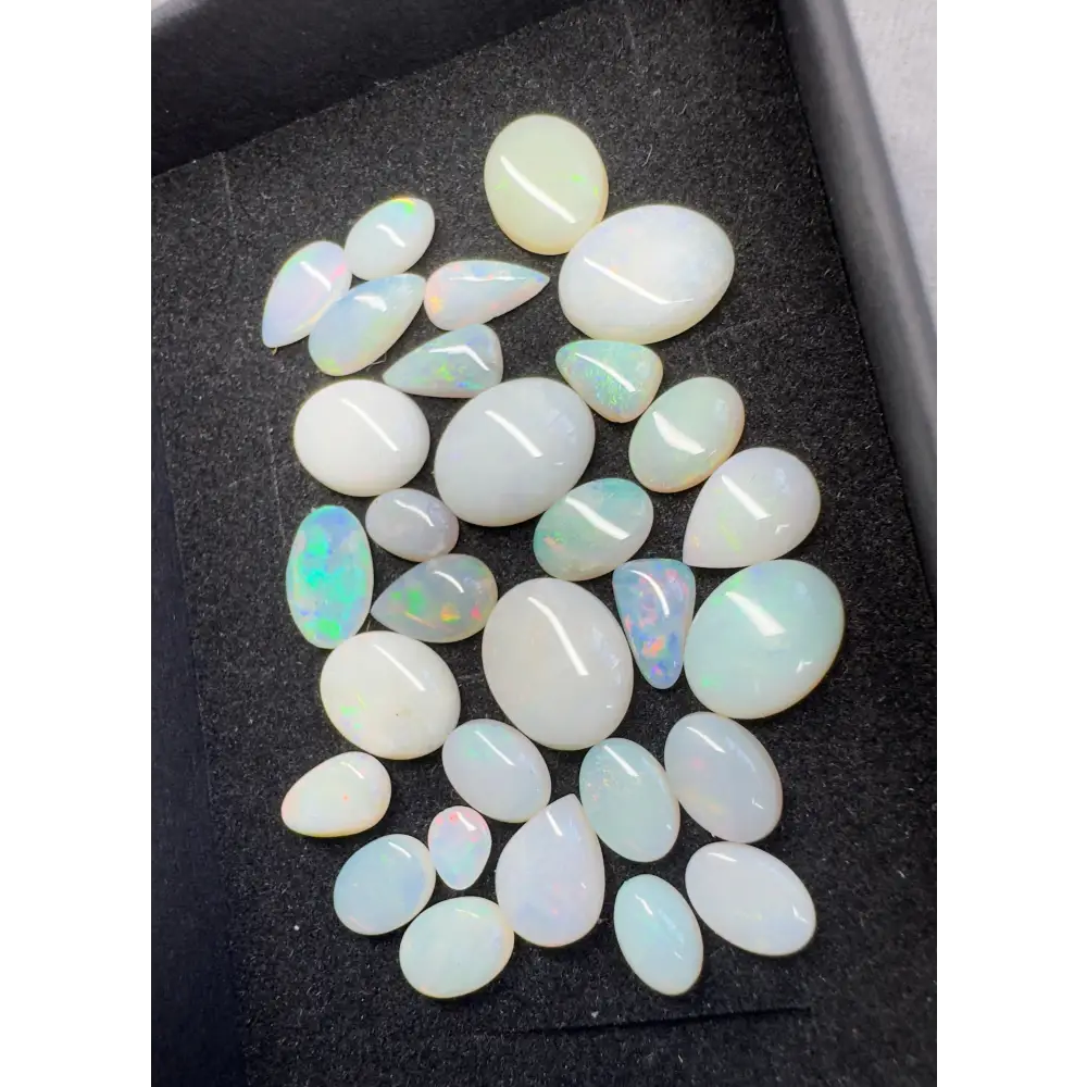 Collection of polished opals.