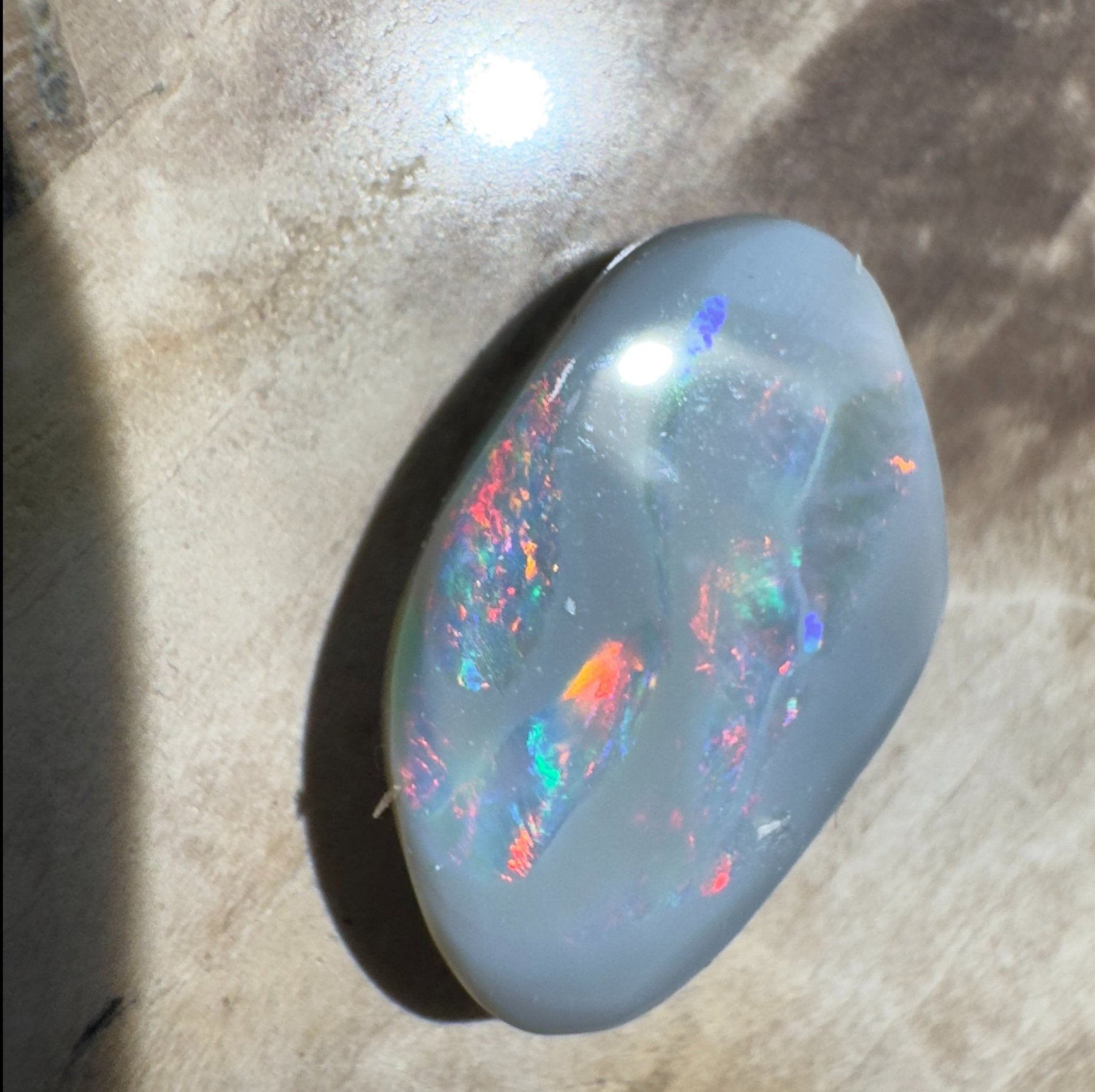 3.1ct Hand - cut Solid Lightning Ridge Semi Black Opal