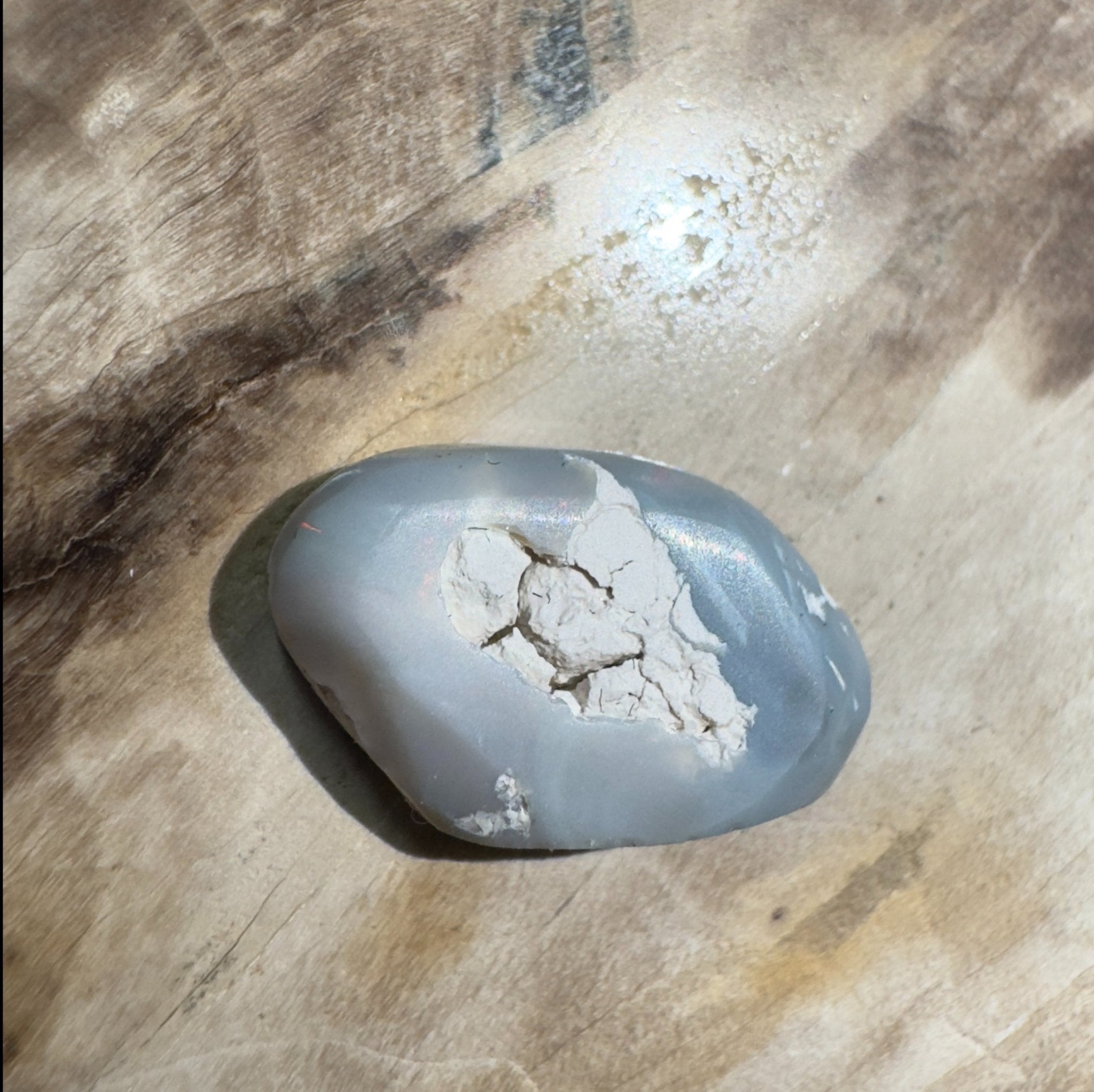 3.1ct Hand - cut Solid Lightning Ridge Semi Black Opal