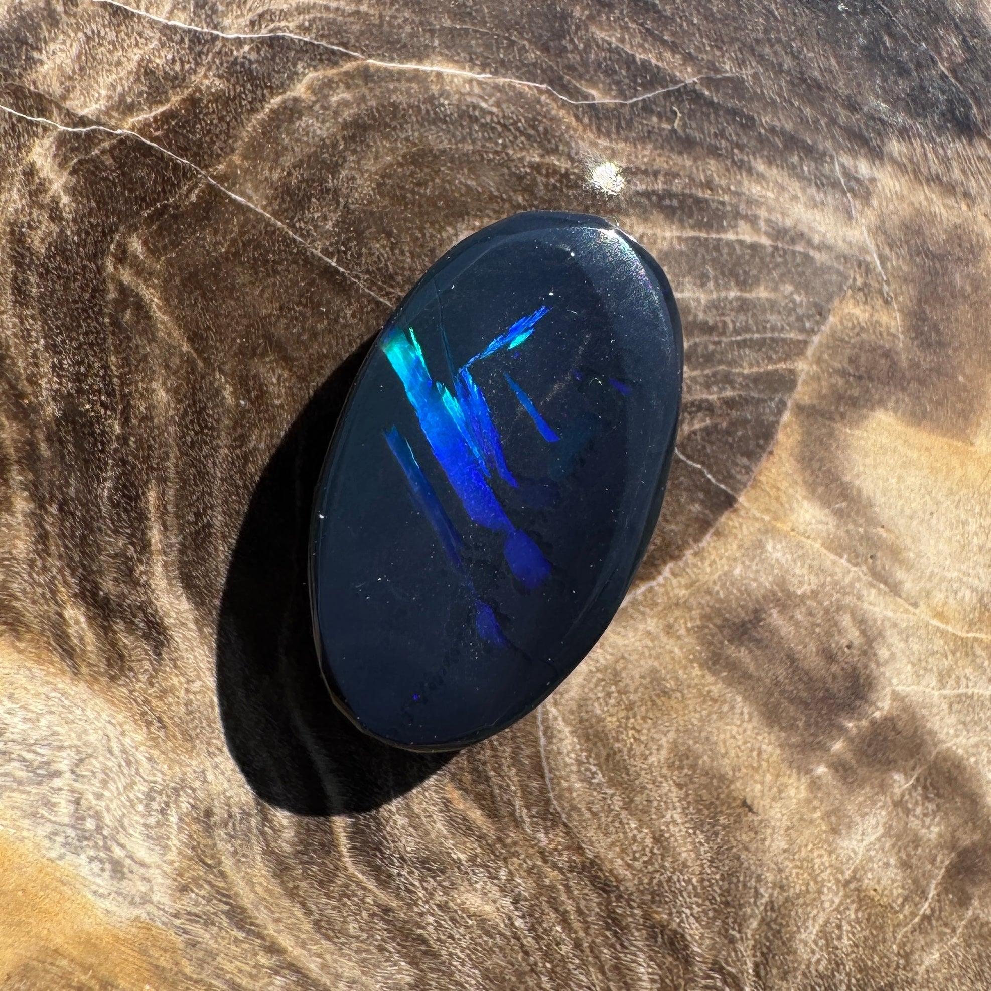 3.2ct Hand - cut Solid Lightning Ridge Black Opal