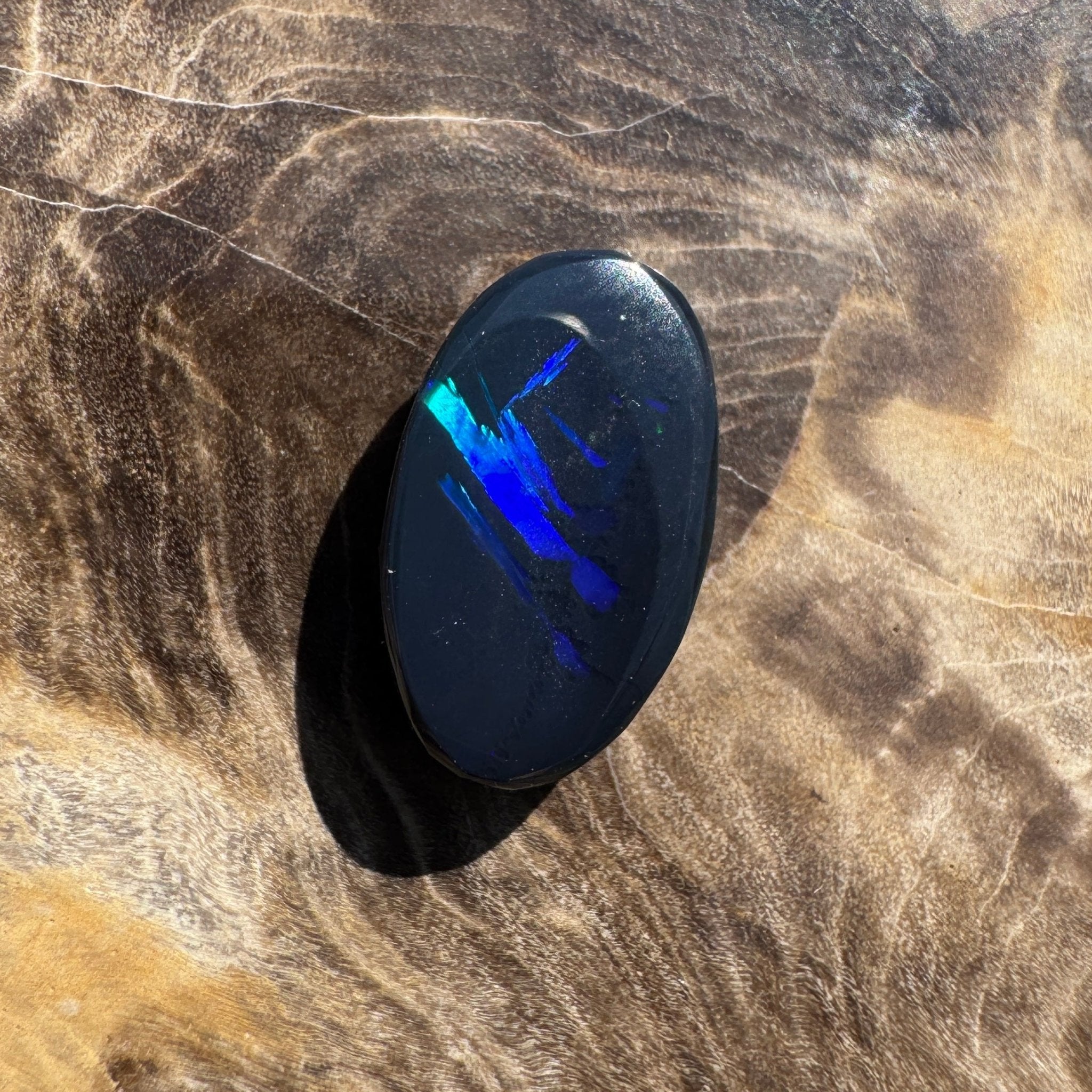 3.2ct Hand - cut Solid Lightning Ridge Black Opal