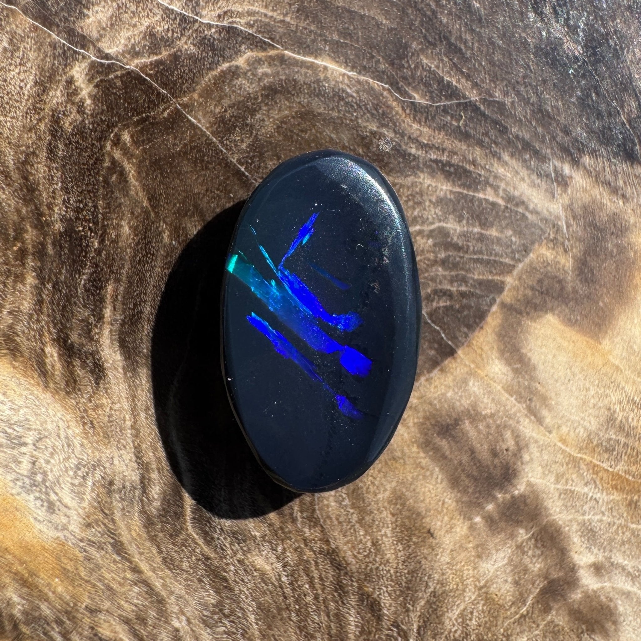 3.2ct Hand - cut Solid Lightning Ridge Black Opal