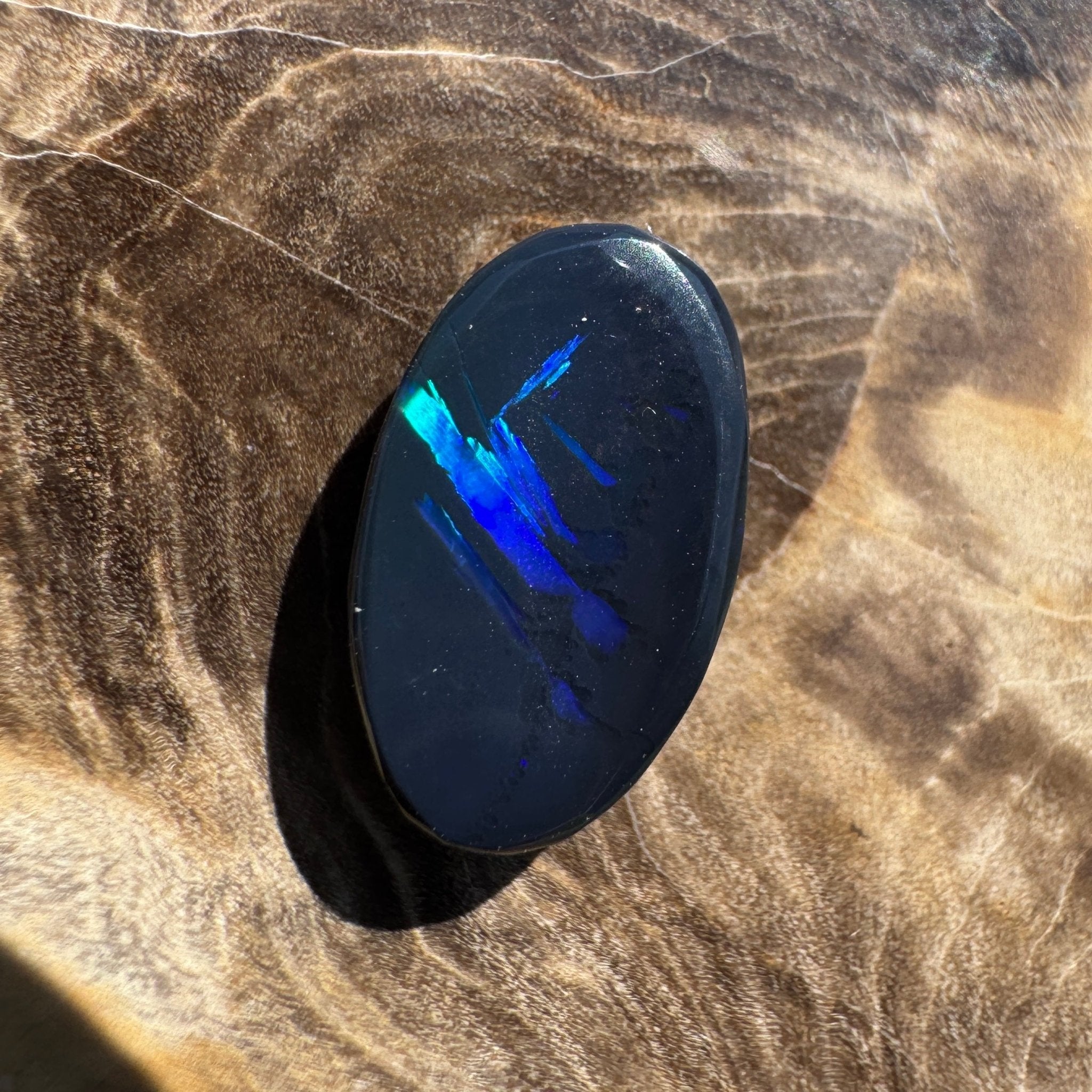 3.2ct Hand - cut Solid Lightning Ridge Black Opal