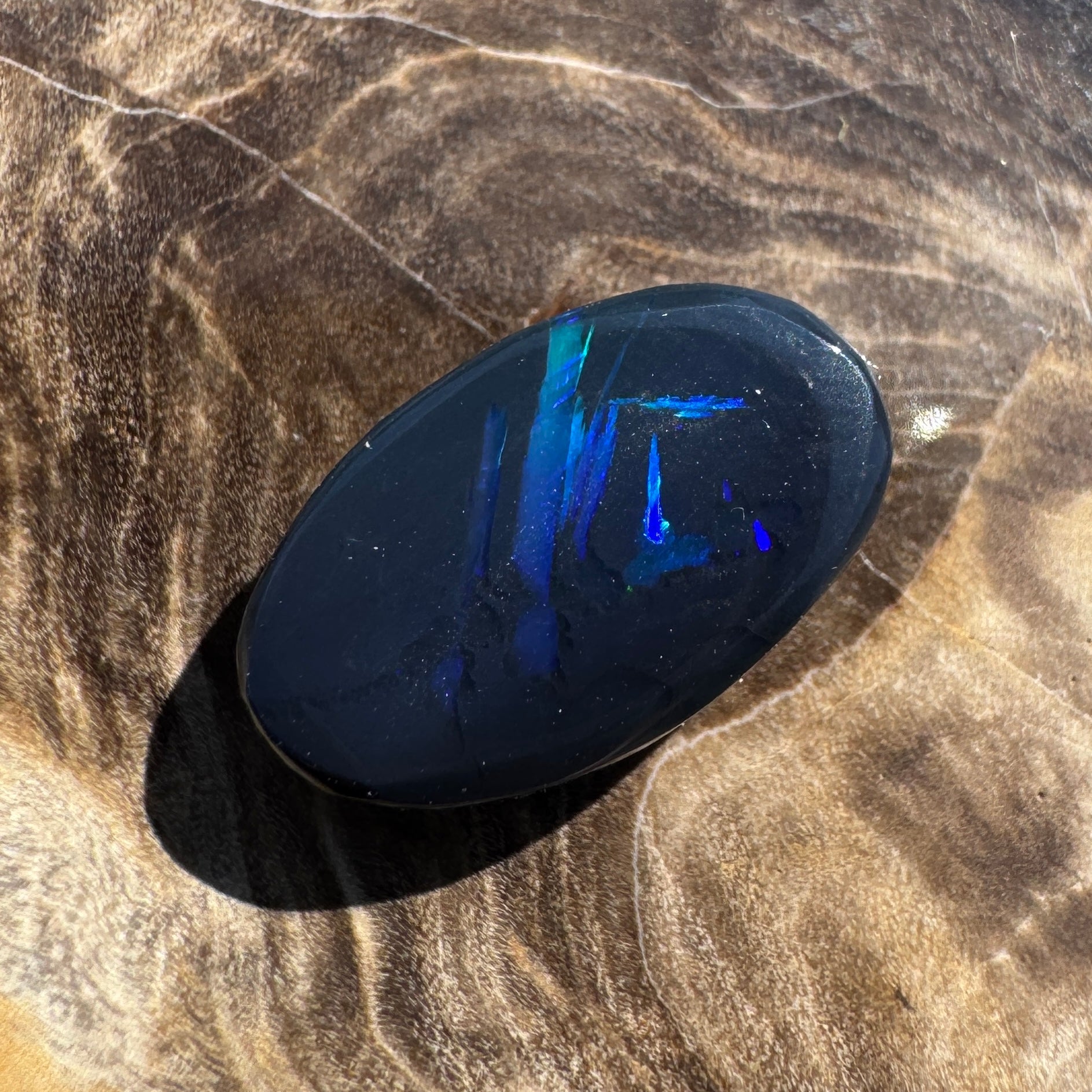3.2ct Hand - cut Solid Lightning Ridge Black Opal