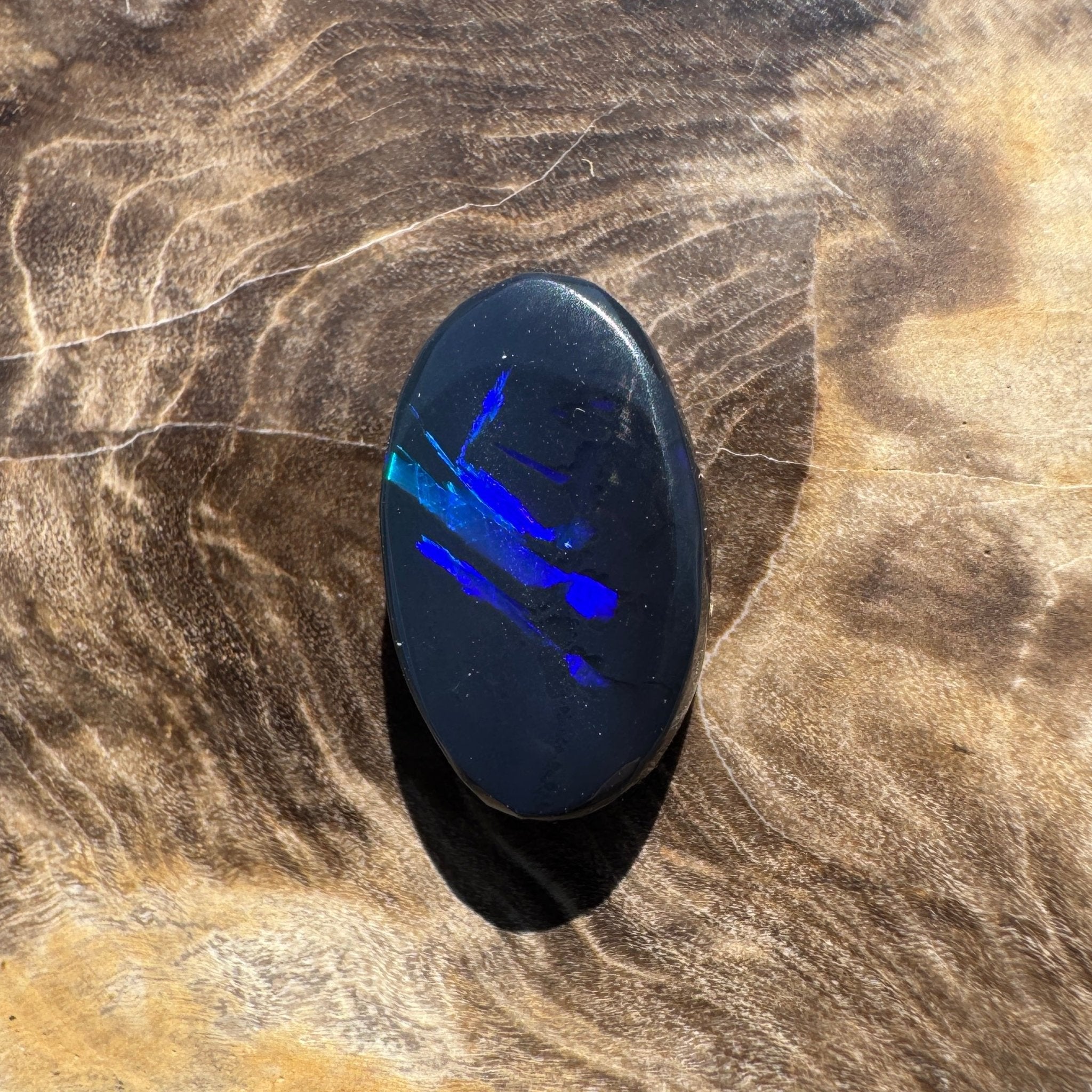 3.2ct Hand - cut Solid Lightning Ridge Black Opal