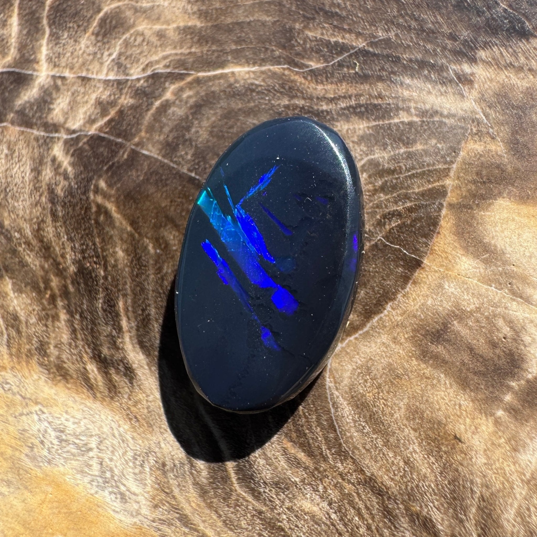 3.2ct Hand - cut Solid Lightning Ridge Black Opal