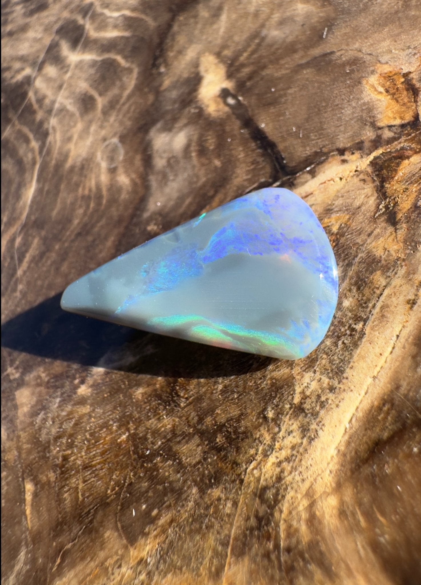 3.3ct Hand - cut Solid Lightning Ridge Semi Black Opal