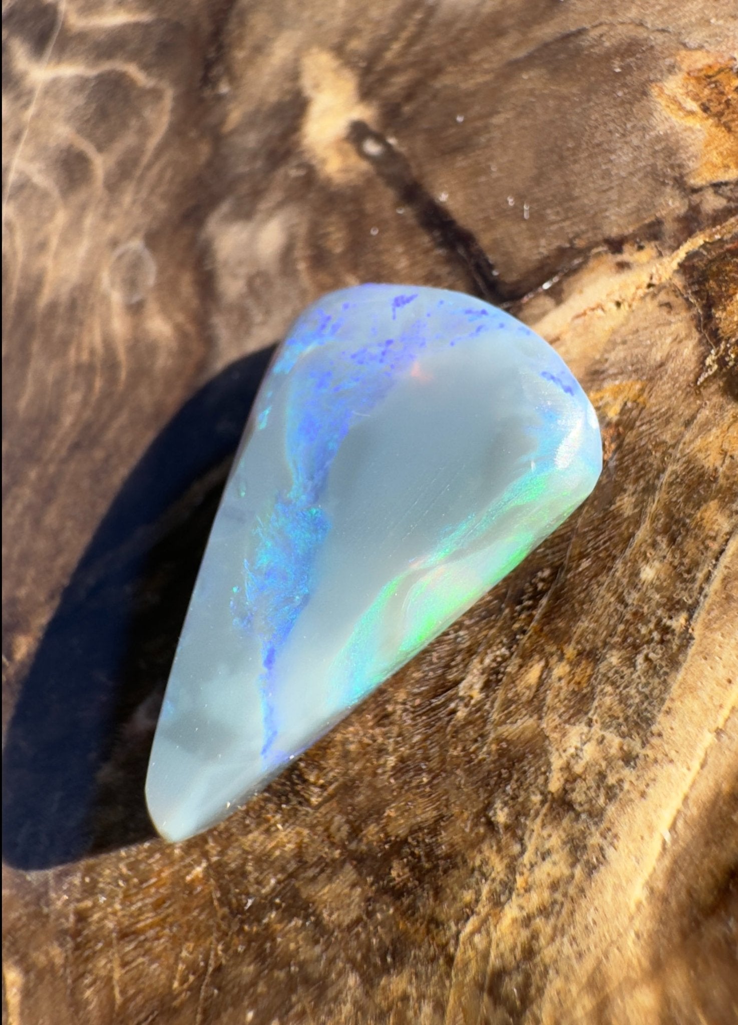 3.3ct Hand - cut Solid Lightning Ridge Semi Black Opal