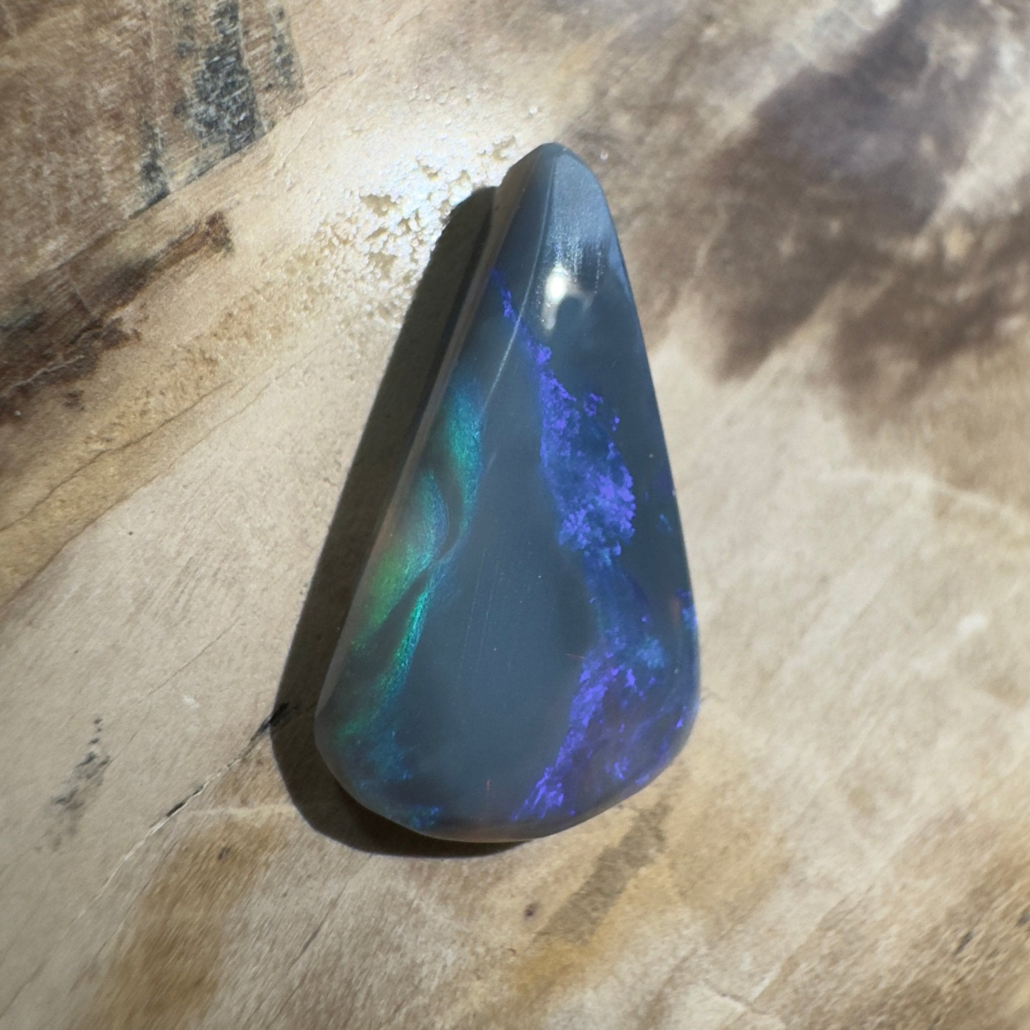 3.3ct Hand - cut Solid Lightning Ridge Semi Black Opal