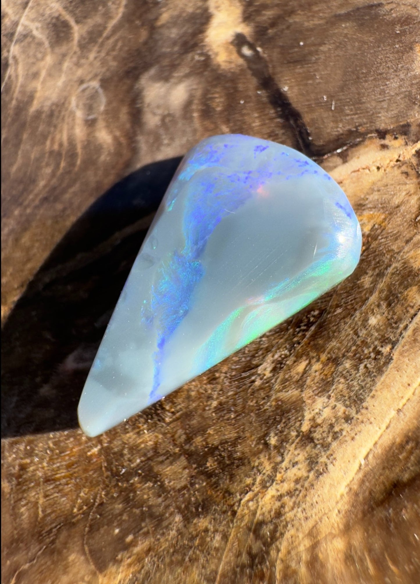 3.3ct Hand - cut Solid Lightning Ridge Semi Black Opal