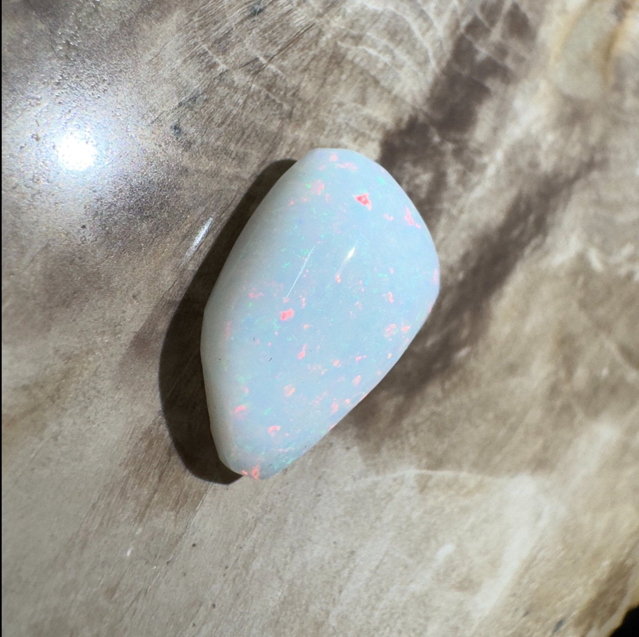3.7ct Hand - Cut Solid Coober Pedy Opal
