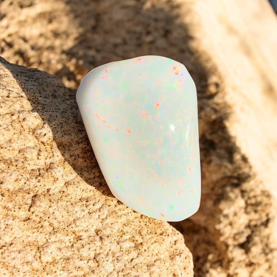 3.7ct Hand - Cut Solid Coober Pedy Opal
