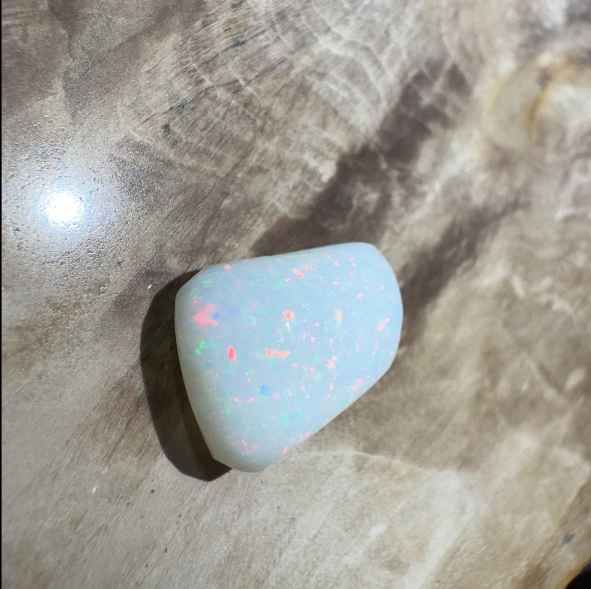 3.7ct Hand - Cut Solid Coober Pedy Opal
