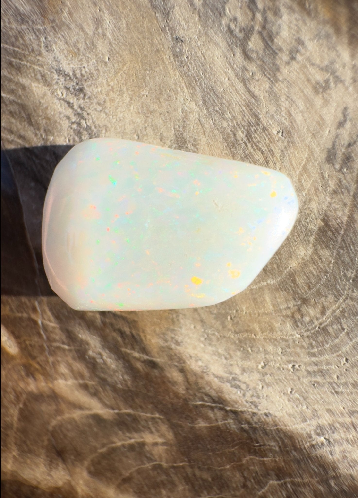 3.7ct Hand - Cut Solid Coober Pedy Opal