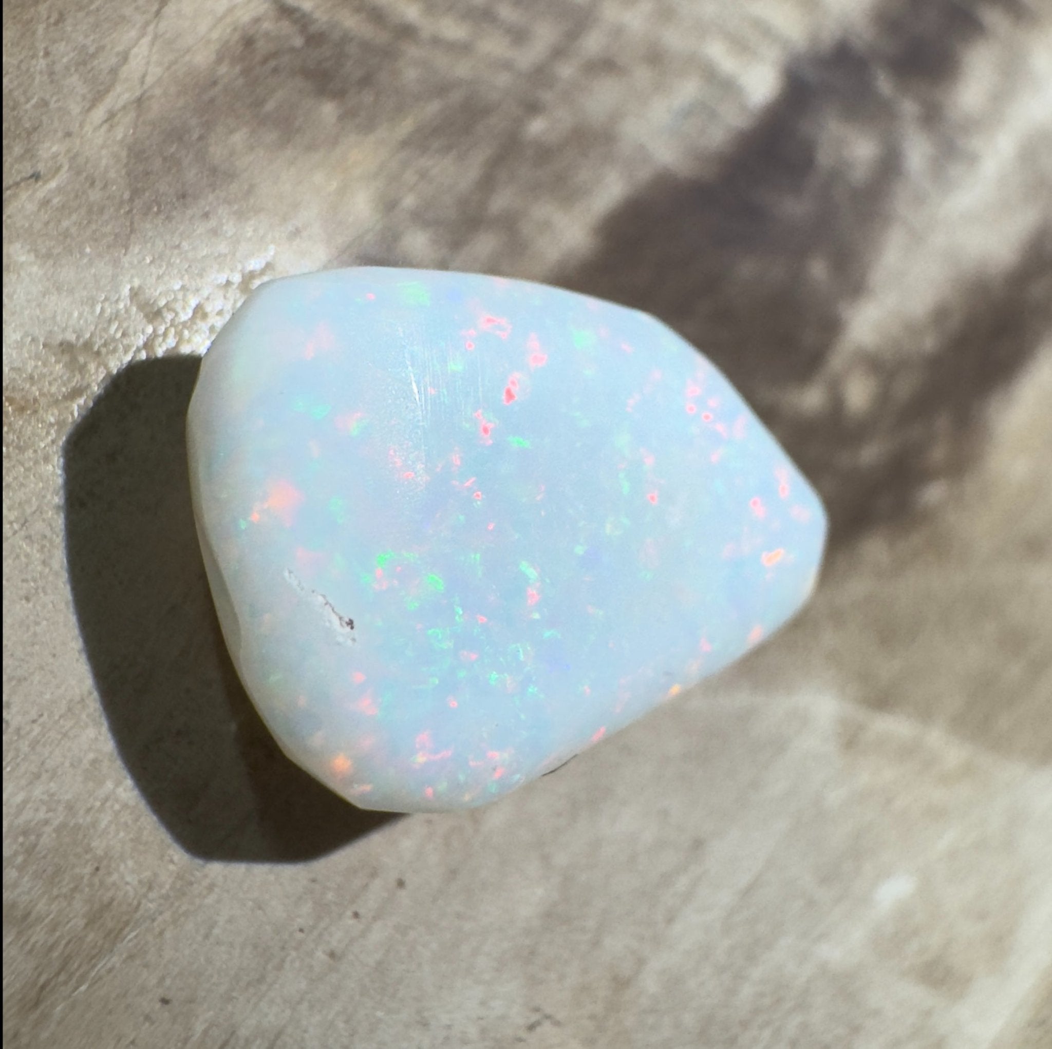 3.7ct Hand - Cut Solid Coober Pedy Opal