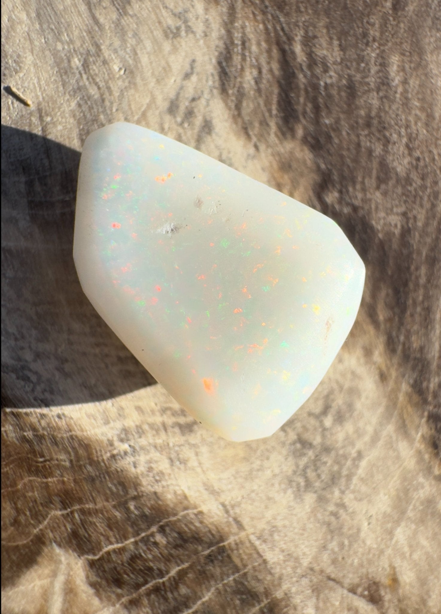 3.7ct Hand - Cut Solid Coober Pedy Opal