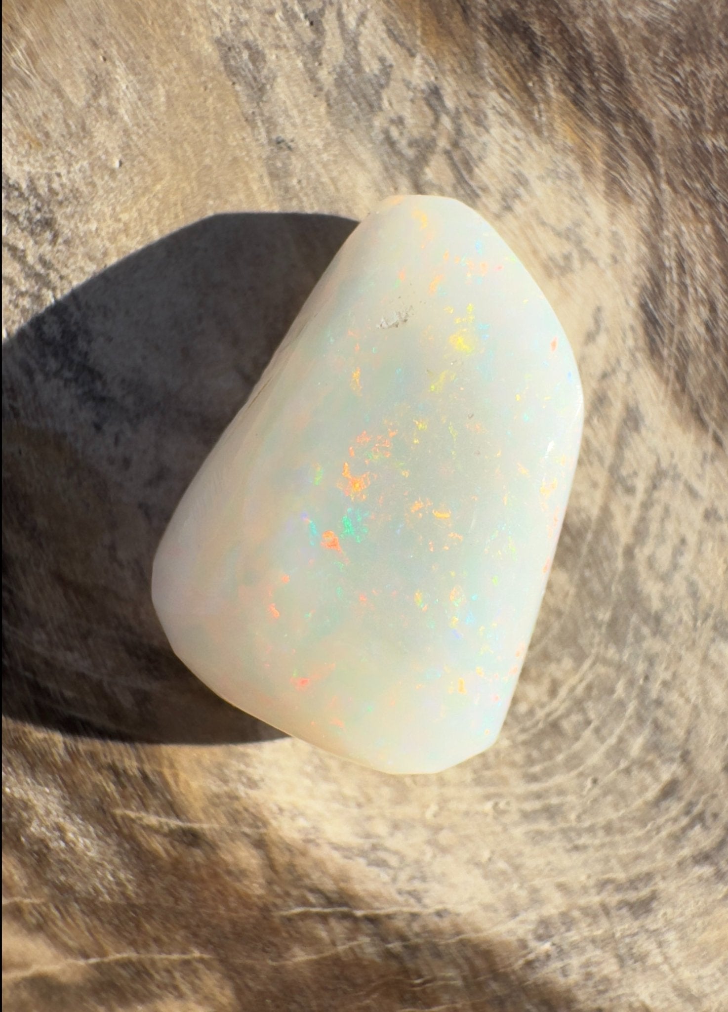3.7ct Hand - Cut Solid Coober Pedy Opal
