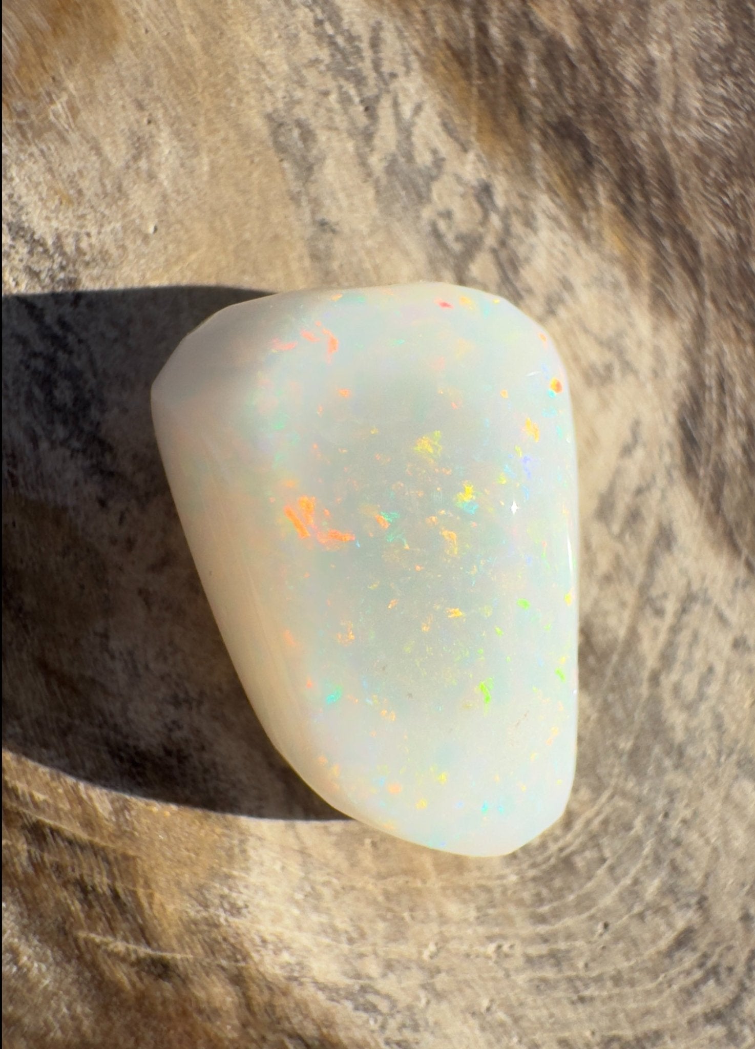 3.7ct Hand - Cut Solid Coober Pedy Opal