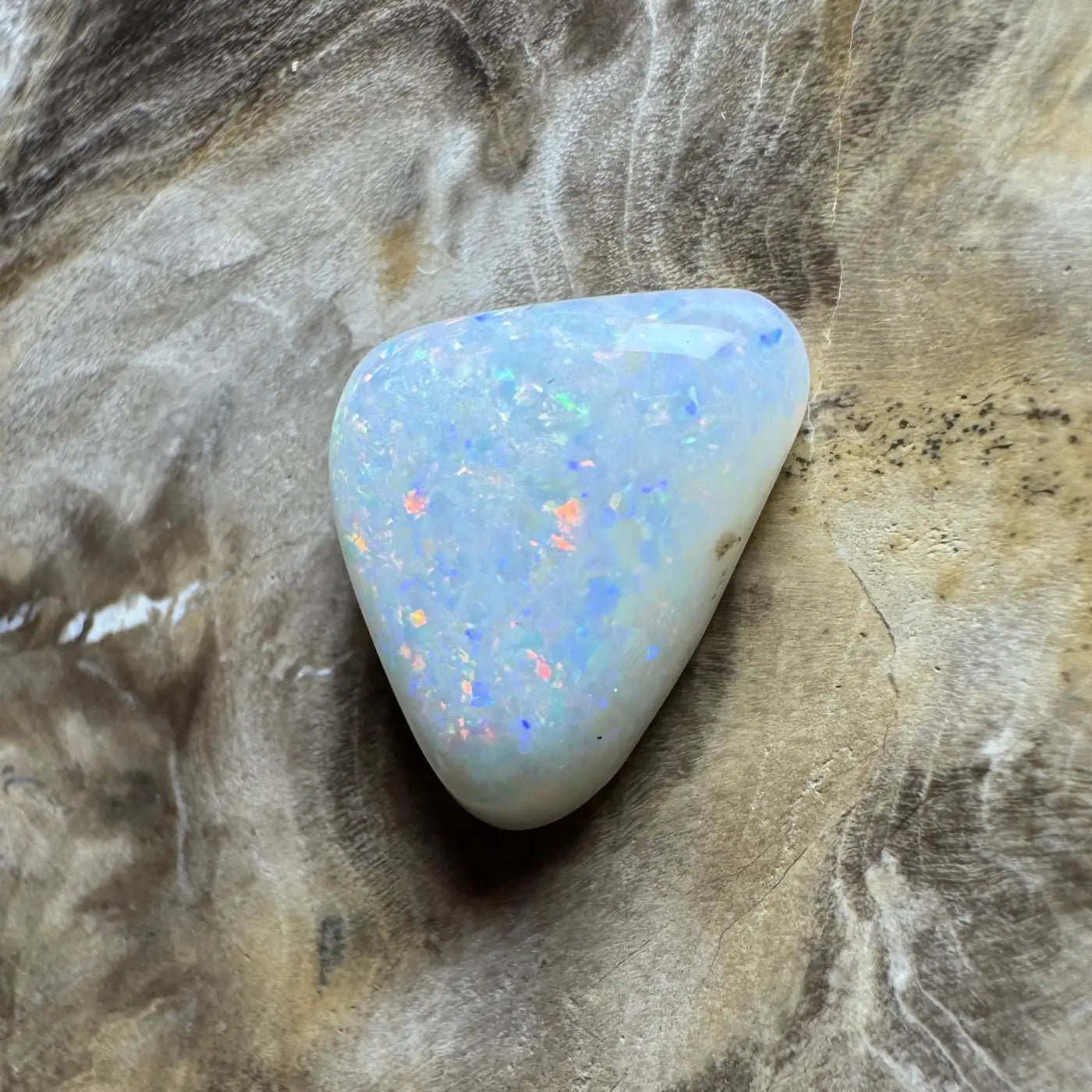 3.9ct Hand - Cut Solid Coober Pedy Opal