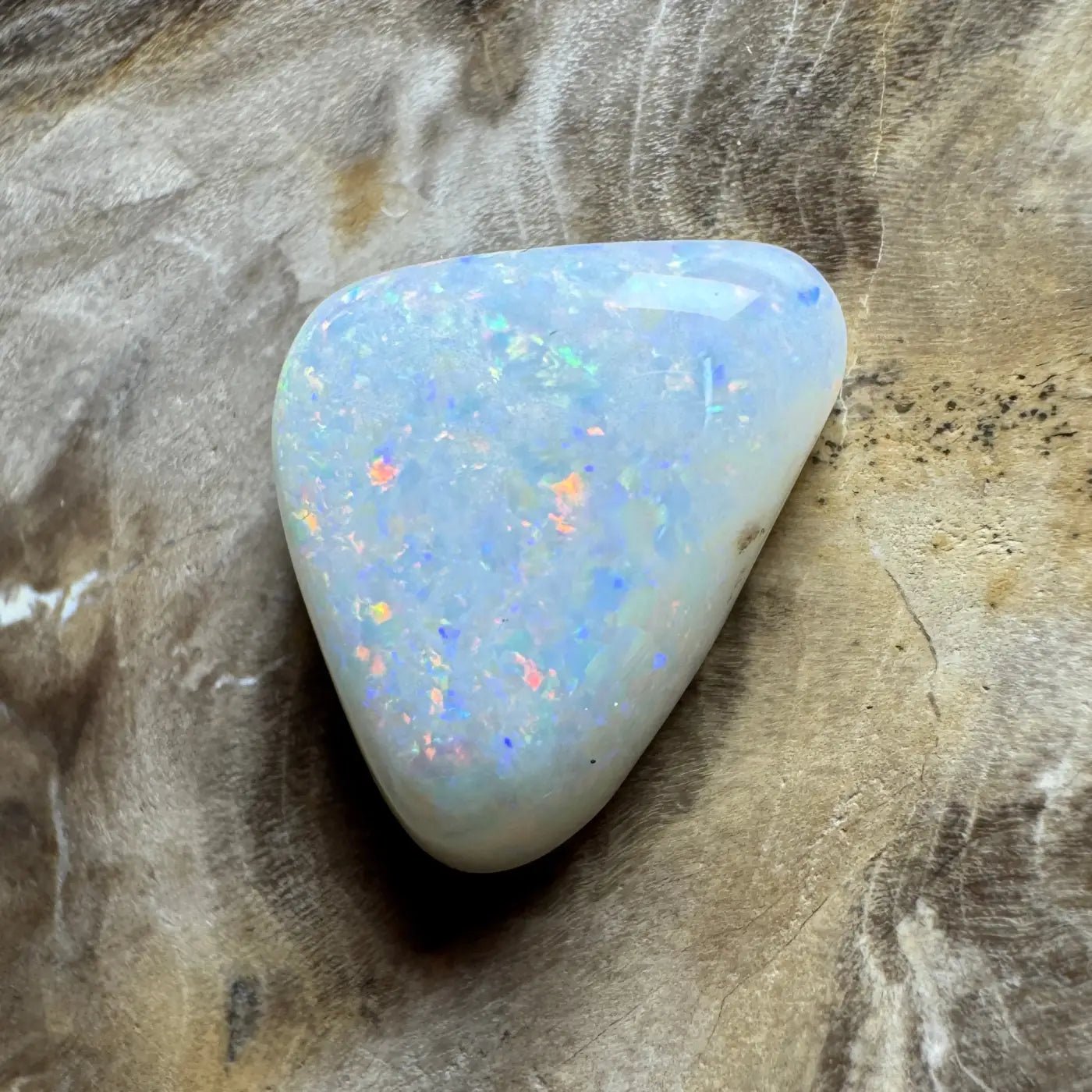 3.9ct Hand - Cut Solid Coober Pedy Opal