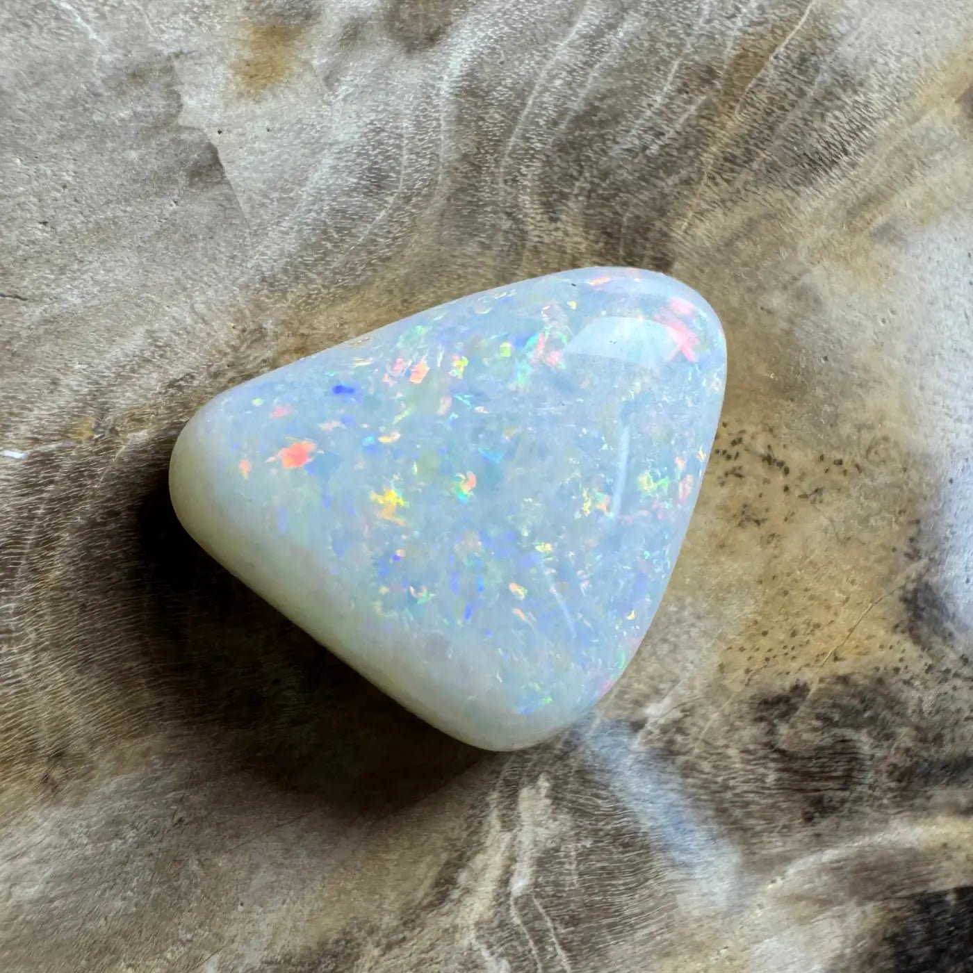3.9ct Hand - Cut Solid Coober Pedy Opal
