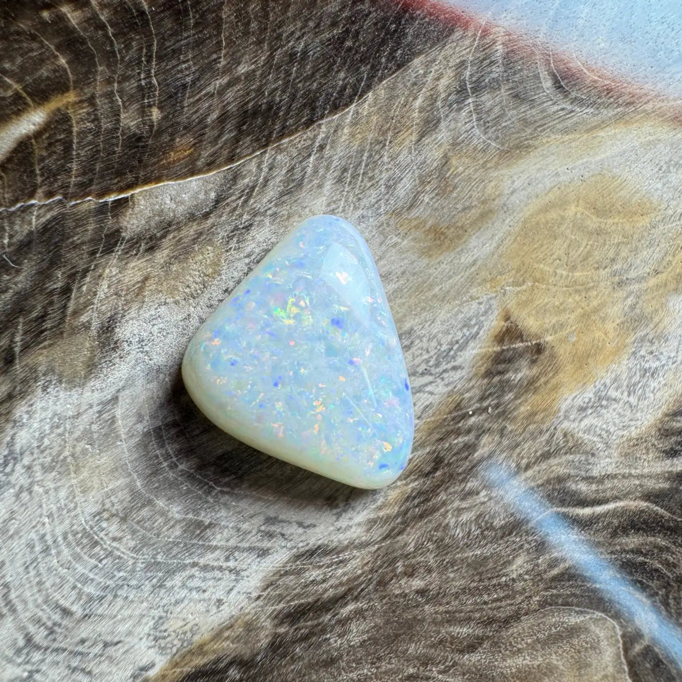 3.9ct Hand - Cut Solid Coober Pedy Opal