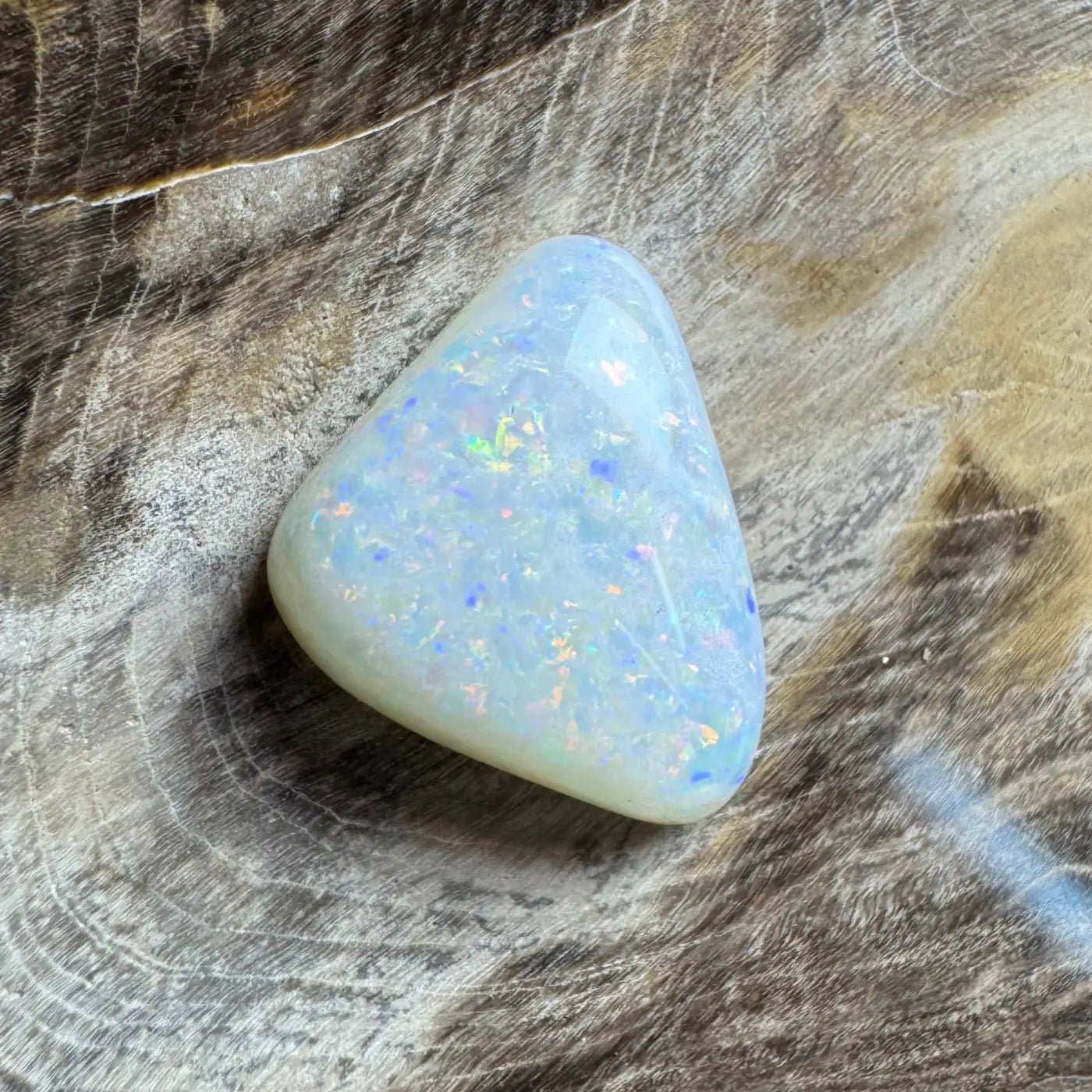 3.9ct Hand - Cut Solid Coober Pedy Opal