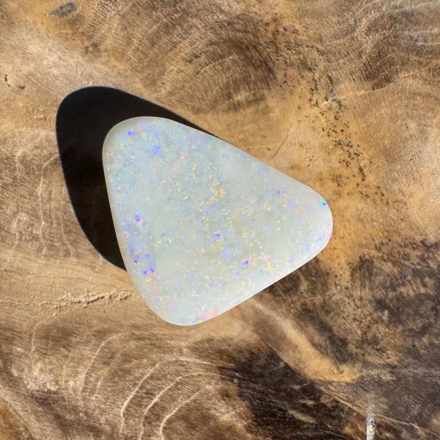 3.9ct Hand - Cut Solid Coober Pedy Opal