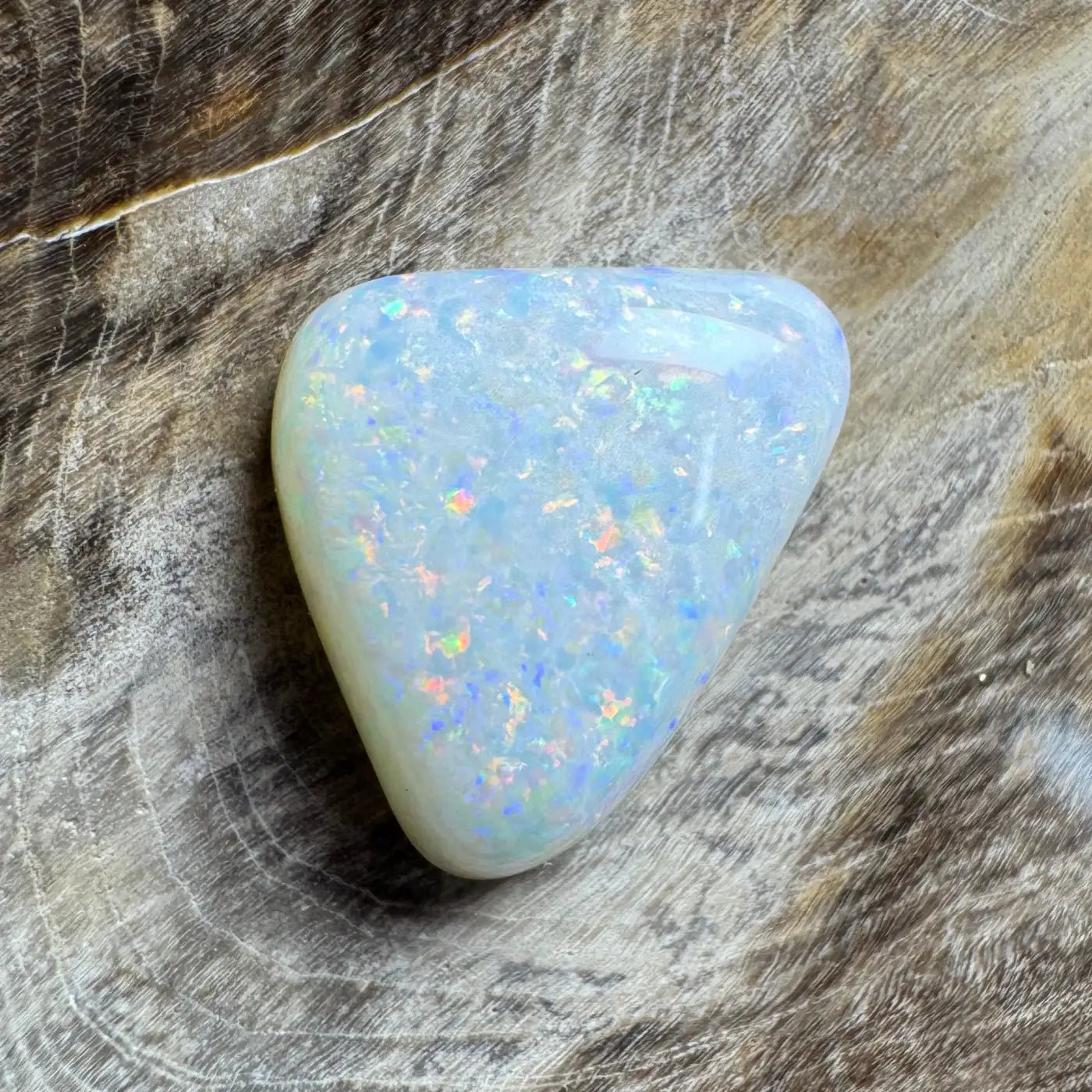 3.9ct Hand - Cut Solid Coober Pedy Opal