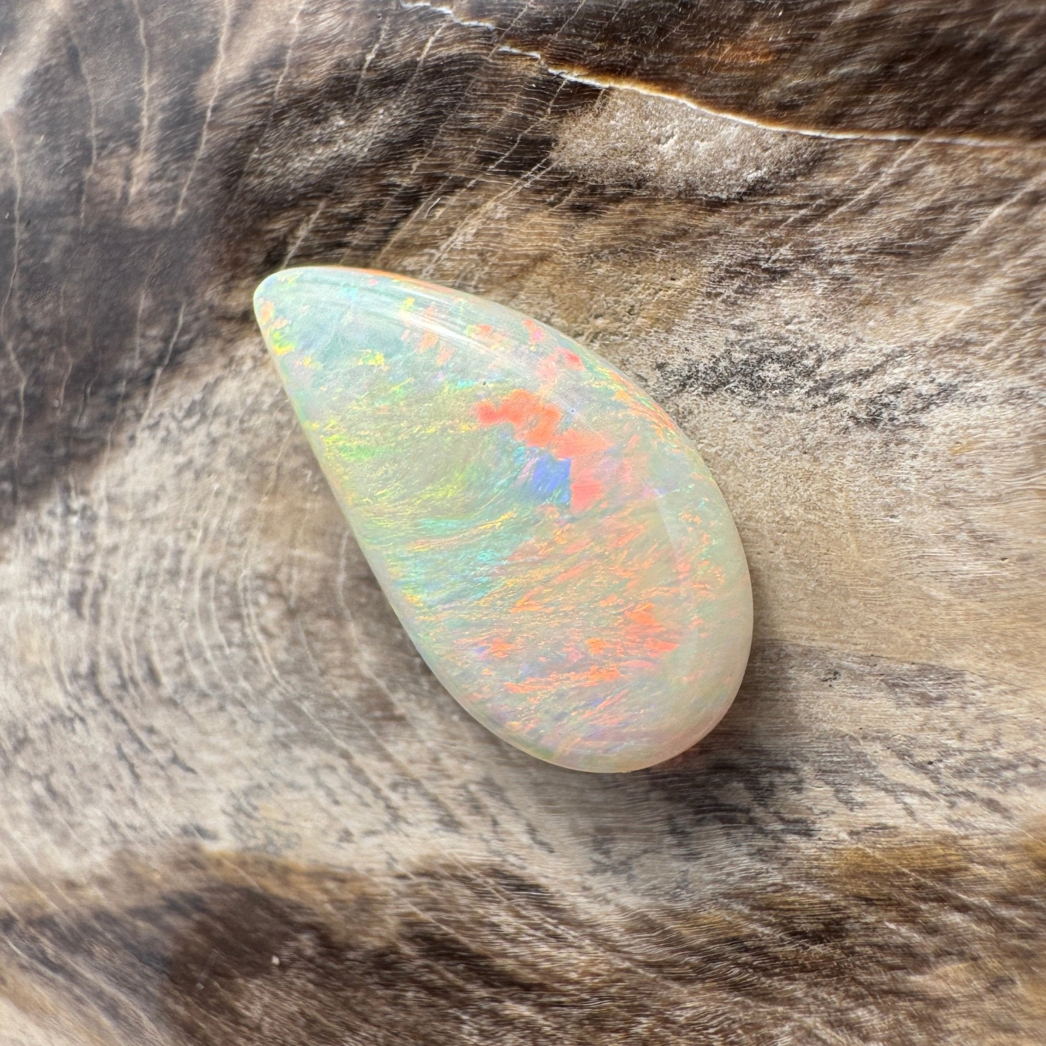 3ct Hand - cut Solid Lightning Ridge Opal