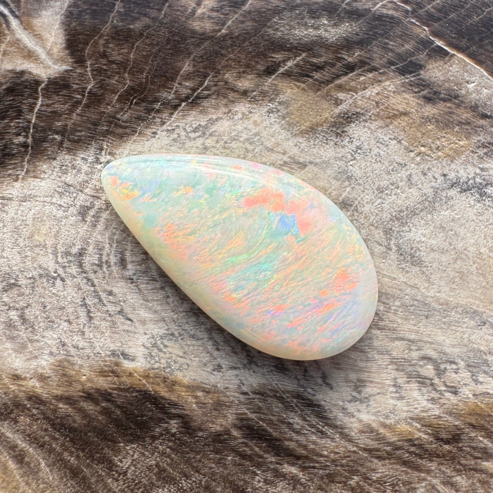 3ct Hand - cut Solid Lightning Ridge Opal