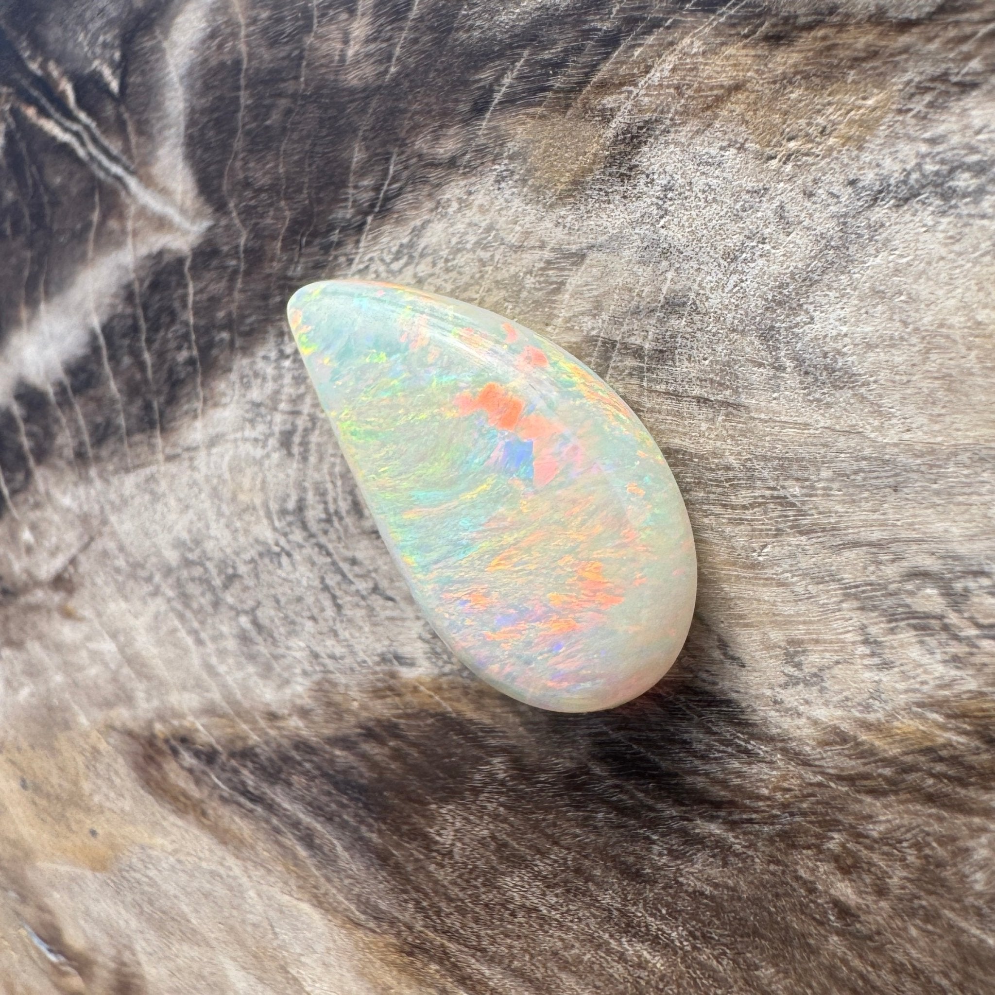 3ct Hand - cut Solid Lightning Ridge Opal