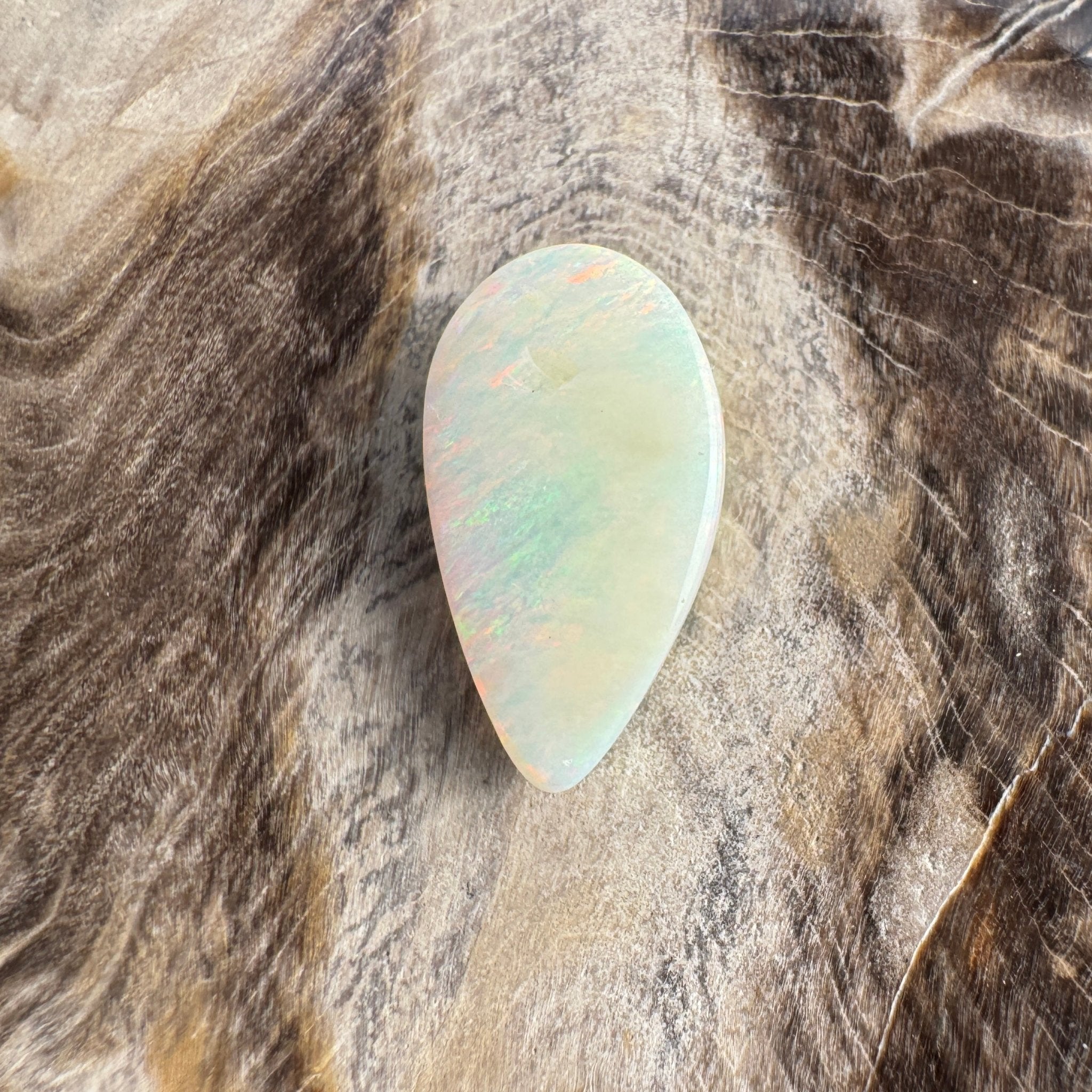 3ct Hand - cut Solid Lightning Ridge Opal